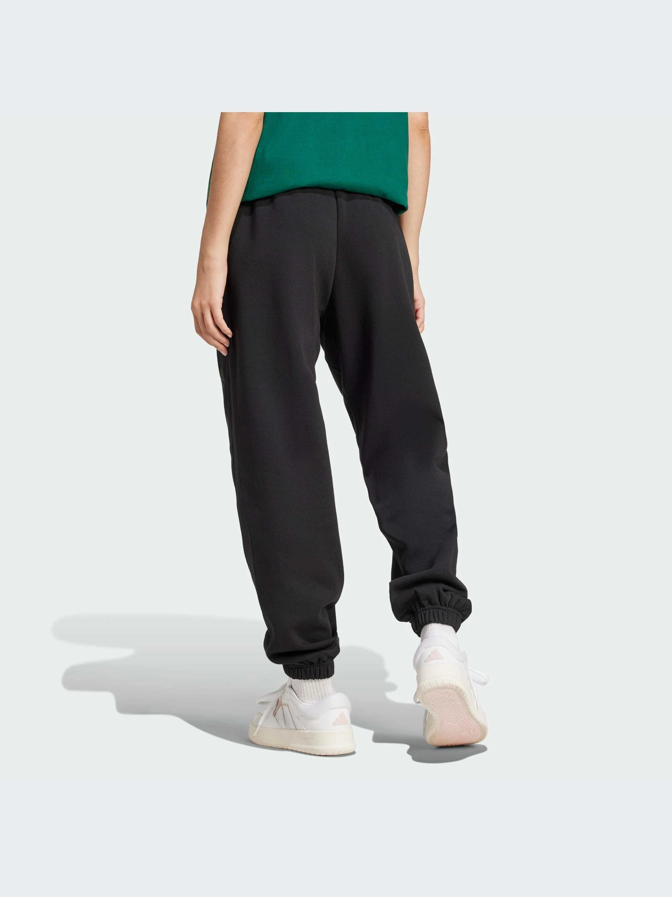 Брюки Adidas модель IW1024-KZ Брюки Adidas модель IW1024-KZ Фото