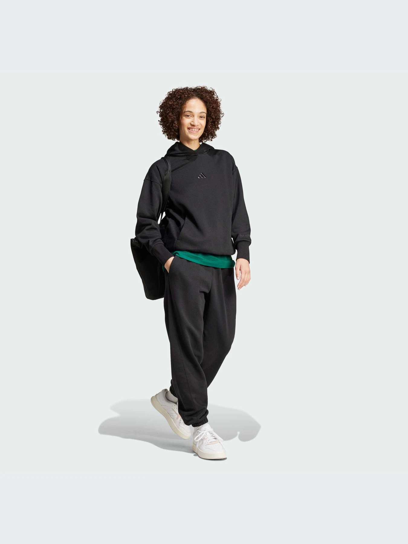 Брюки Adidas модель IW1024-KZ Брюки Adidas модель IW1024-KZ Фото