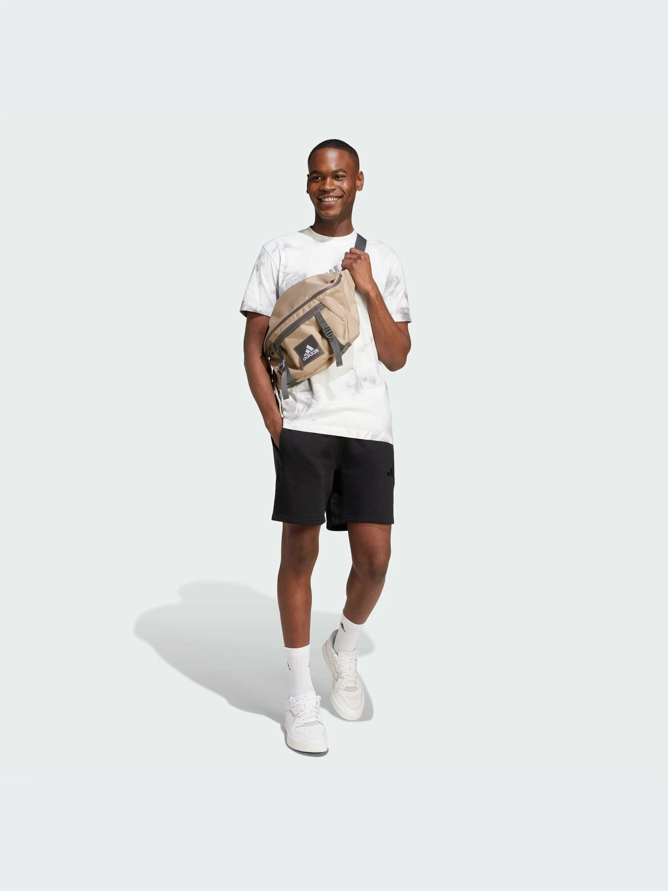 Шорты Adidas модель IX1247-KZ Шорты Adidas модель IX1247-KZ Фото