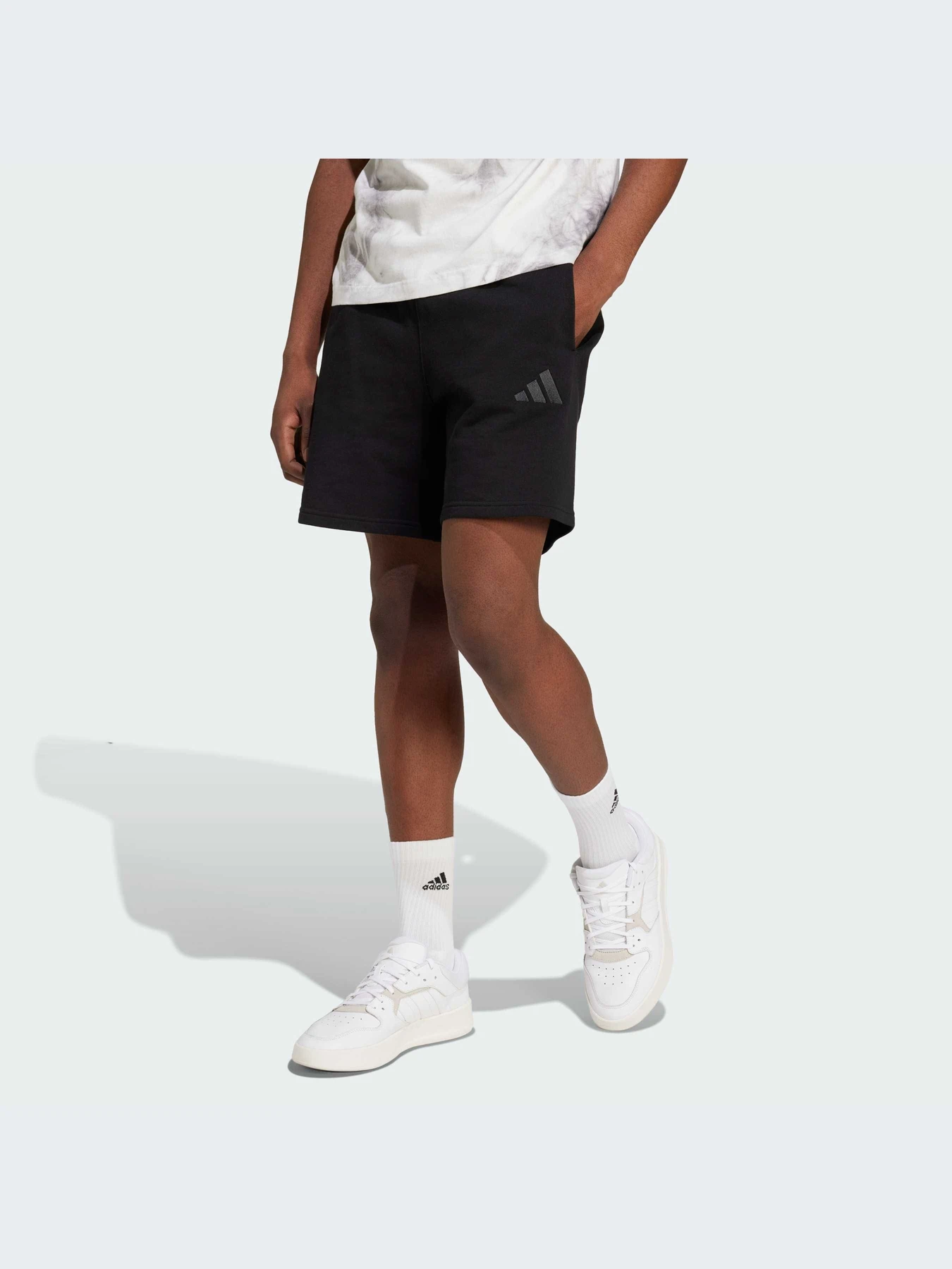 Шорты Adidas модель IX1247-KZ Шорты Adidas модель IX1247-KZ Фото