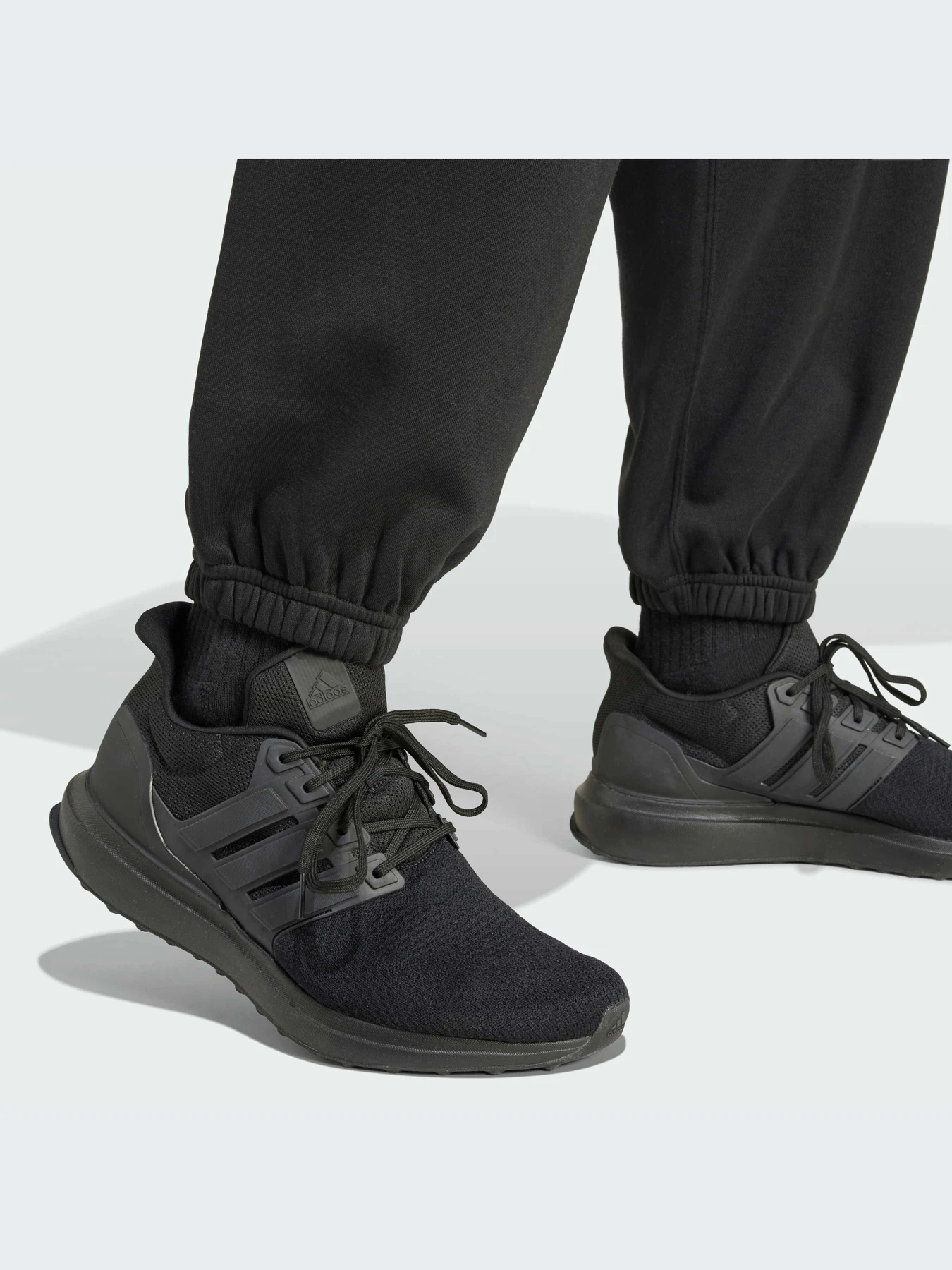 Брюки Adidas модель IX1252-KZ Брюки Adidas модель IX1252-KZ Фото