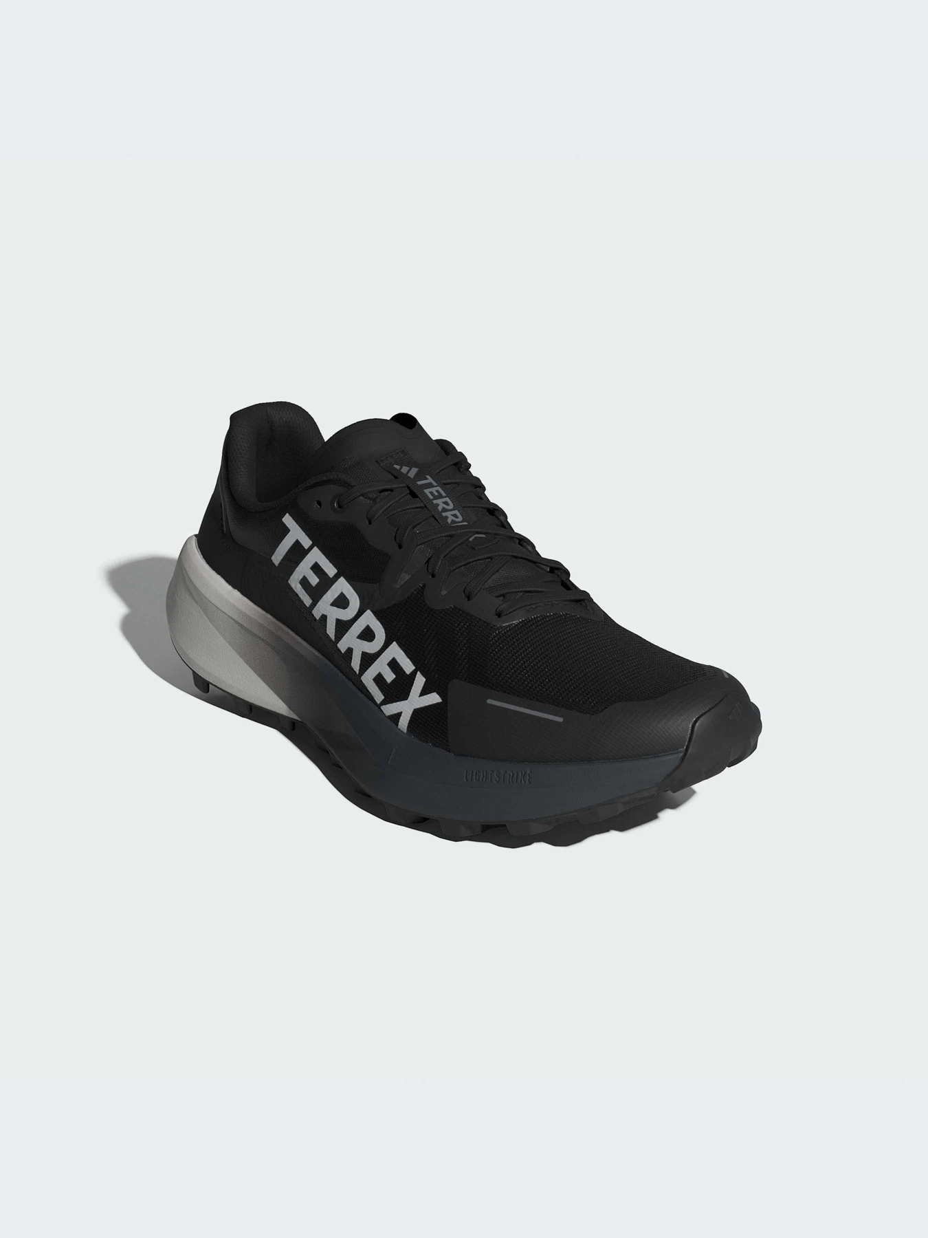 Кроссовки Adidas модель ID0343-KZ Кроссовки Adidas модель ID0343-KZ Фото