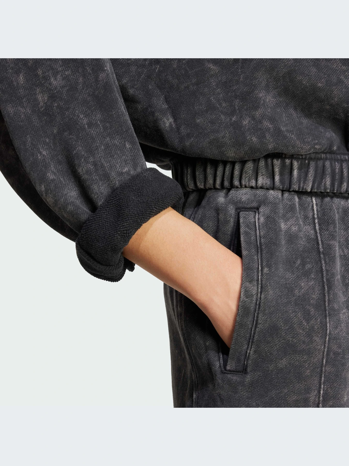 Худи и свитшоты Adidas модель IW5756-KZ Худи и свитшоты Adidas модель IW5756-KZ Фото