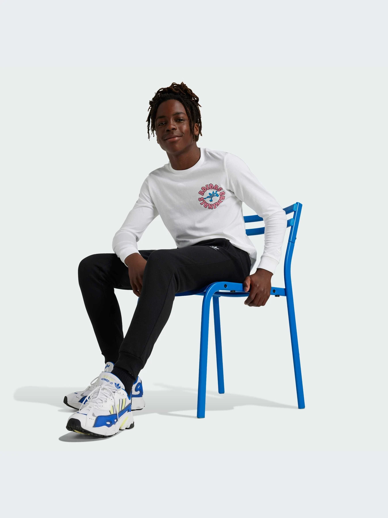 Брюки Adidas Культовые силуэты модель IW3498-KZ Брюки Adidas Культовые силуэты модель IW3498-KZ Фото