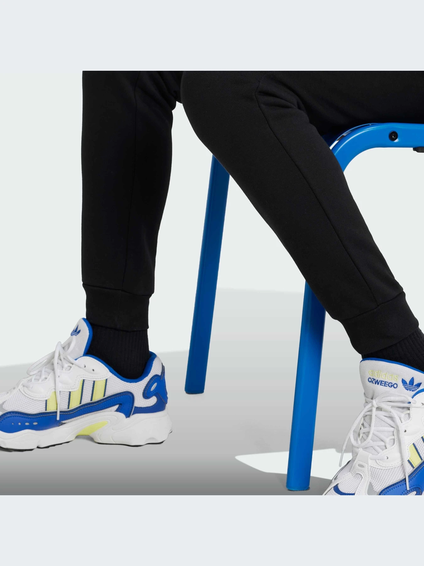 Брюки Adidas Культовые силуэты модель IW3498-KZ Брюки Adidas Культовые силуэты модель IW3498-KZ Фото