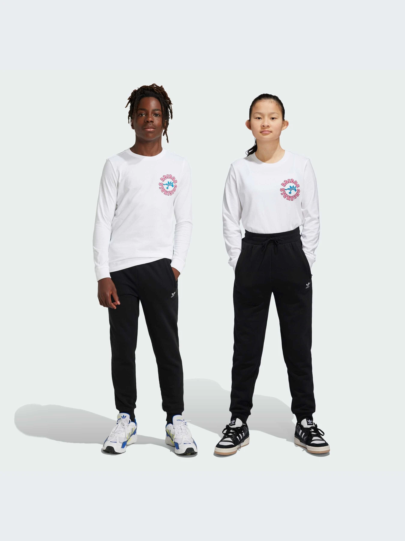 Брюки Adidas Культовые силуэты модель IW3498-KZ Брюки Adidas Культовые силуэты модель IW3498-KZ Фото
