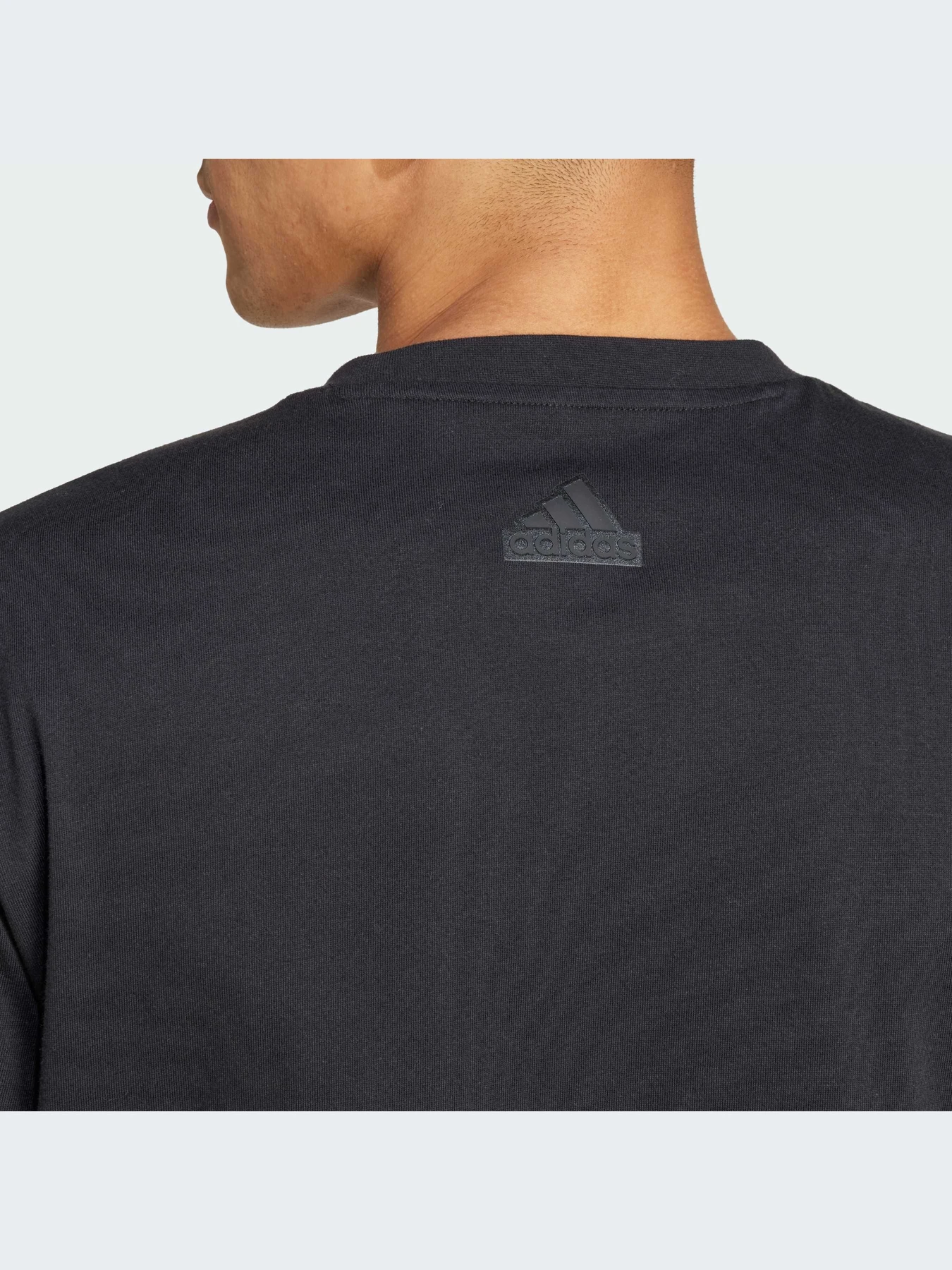 Футболки и поло Adidas модель IW2685-KZ Футболки и поло Adidas модель IW2685-KZ Фото
