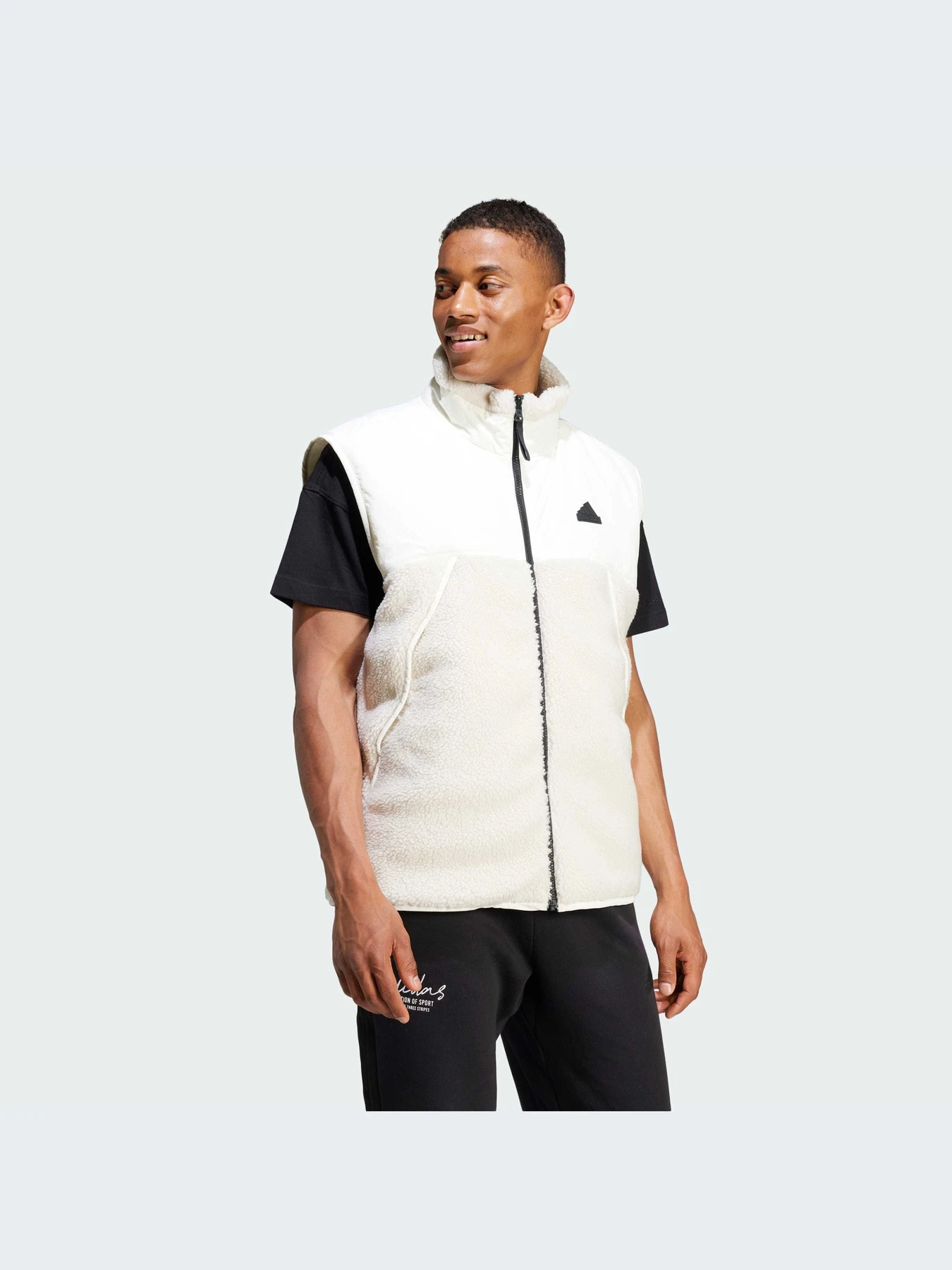 Куртки и дубленки Adidas модель IZ4658-KZ Куртки и дубленки Adidas модель IZ4658-KZ Фото