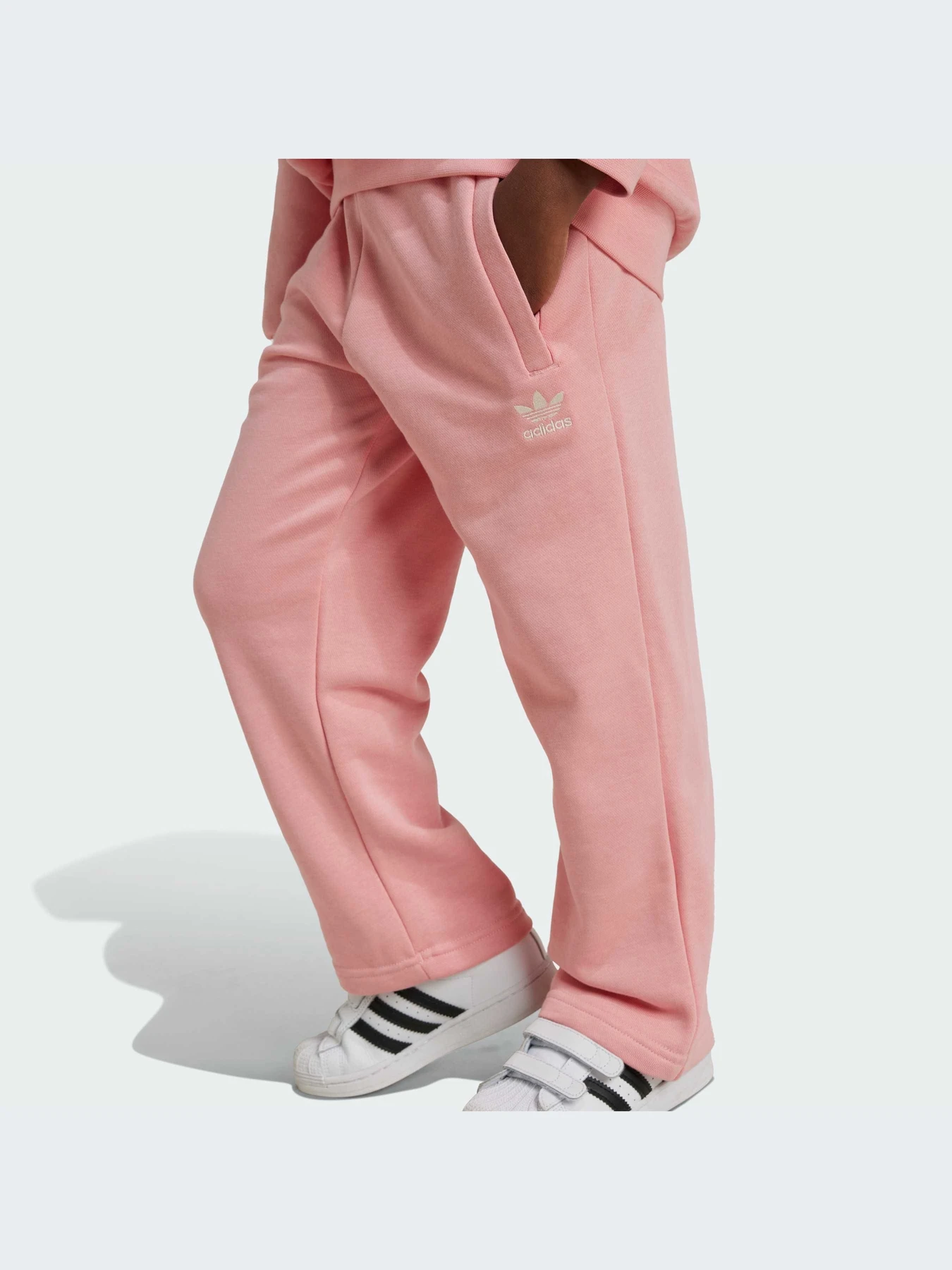 Костюмы Adidas модель IX9818-KZ Костюмы Adidas модель IX9818-KZ Фото