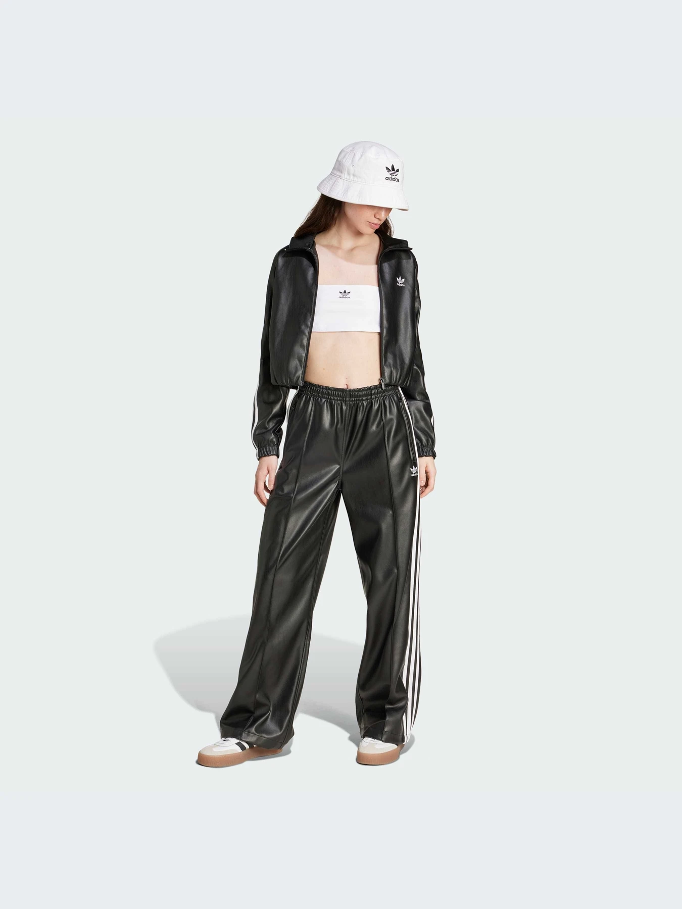 Худи и свитшоты Adidas Adicolor модель IY7273-KZ Худи и свитшоты Adidas Adicolor модель IY7273-KZ Фото