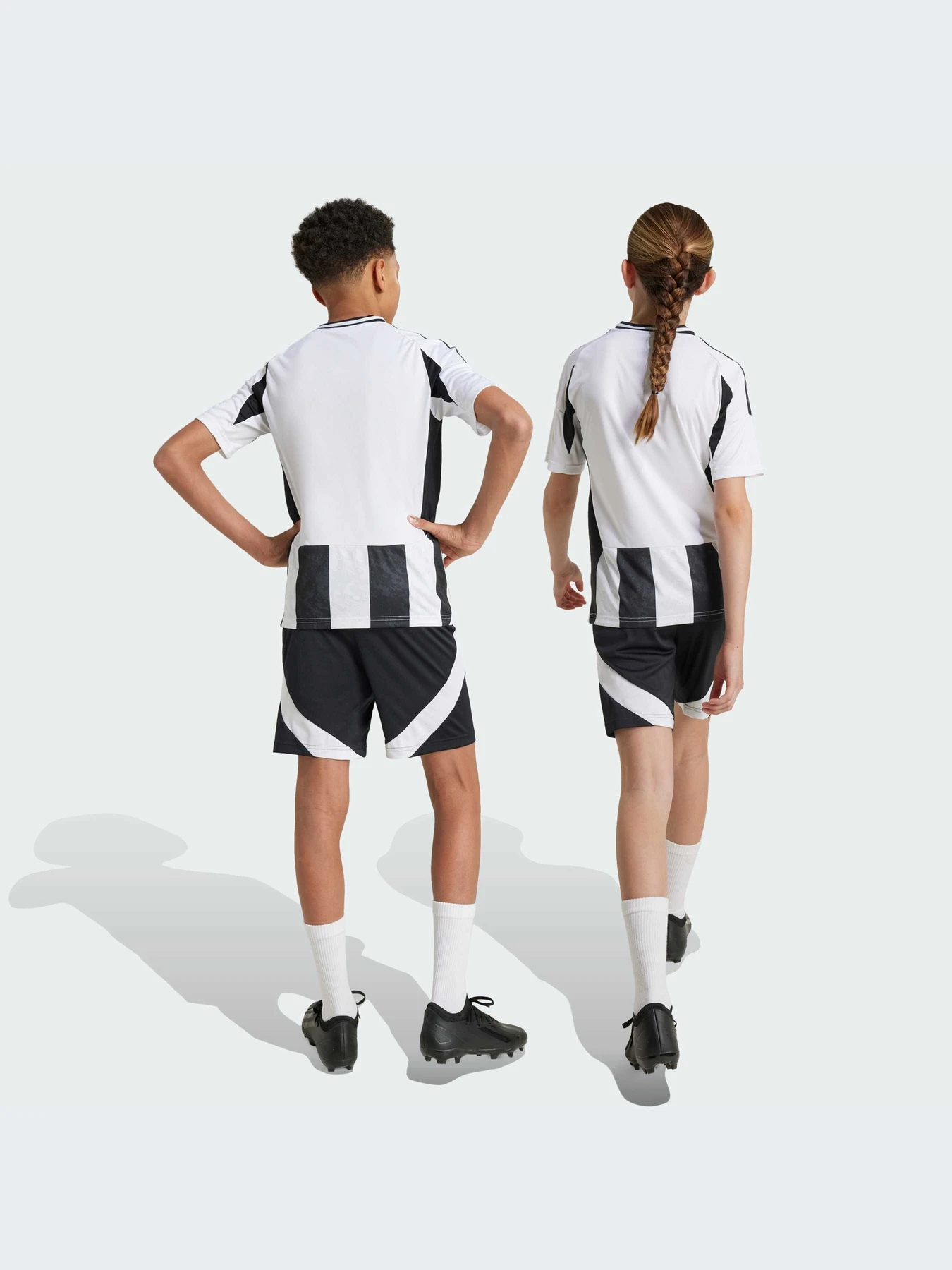 Шорты Adidas модель IT3553-KZ Шорты Adidas модель IT3553-KZ Фото