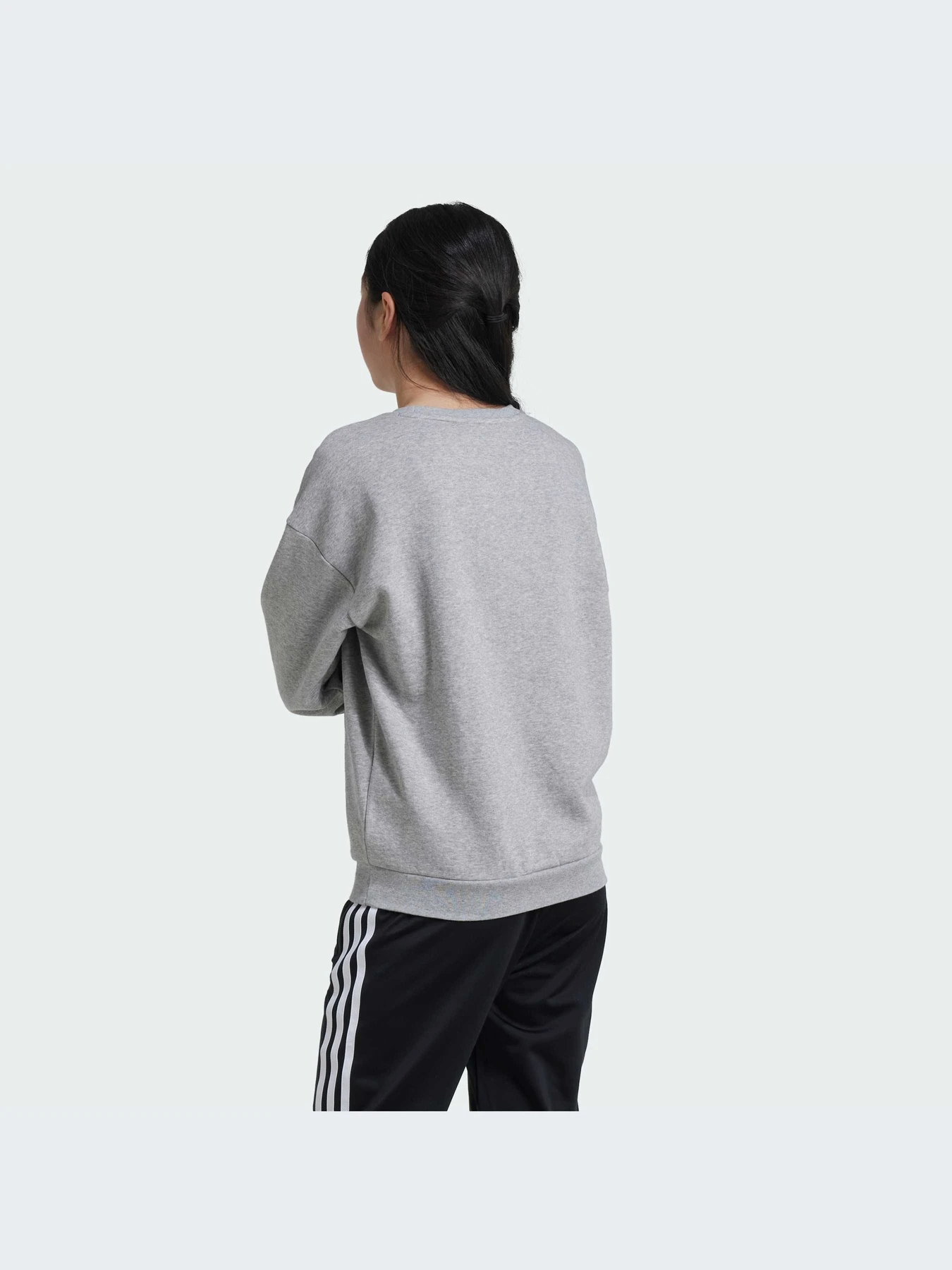 Худи и свитшоты Adidas модель IZ4813-KZ Худи и свитшоты Adidas модель IZ4813-KZ Фото