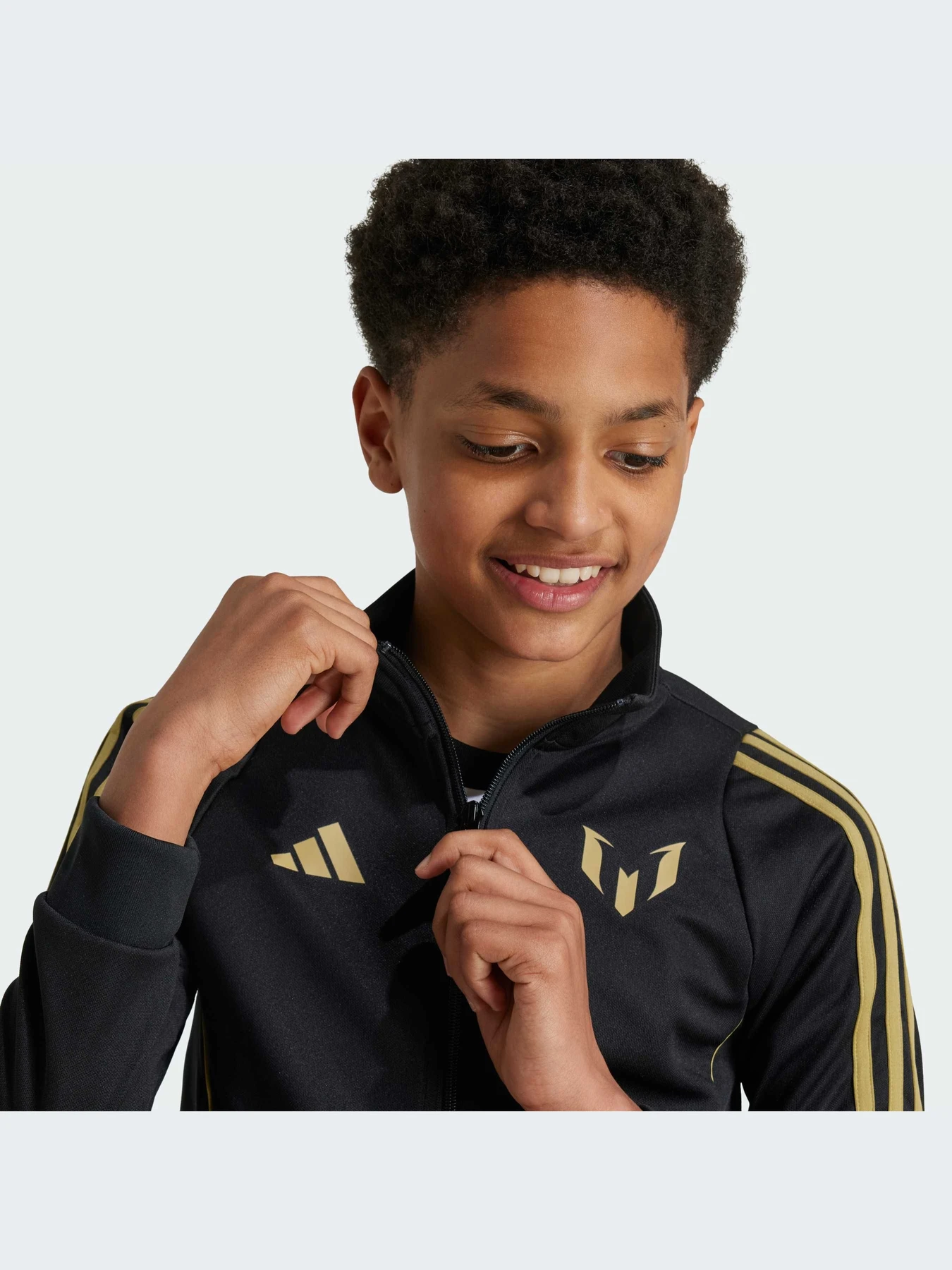 Худи и свитшоты Adidas модель IZ2992-KZ Худи и свитшоты Adidas модель IZ2992-KZ Фото