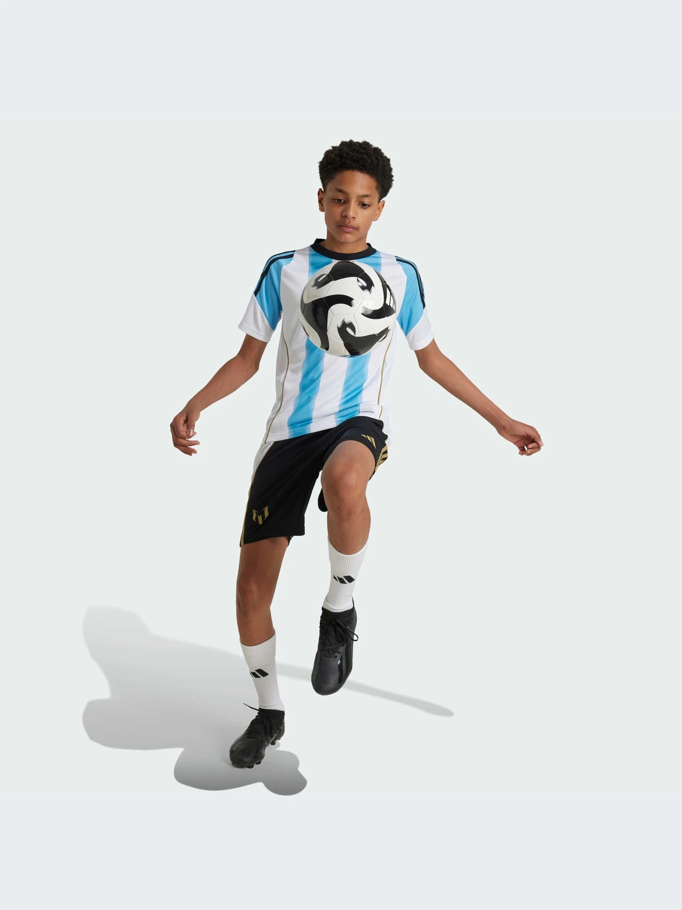 Футболки и поло Adidas модель IZ2998-KZ Футболки и поло Adidas модель IZ2998-KZ Фото