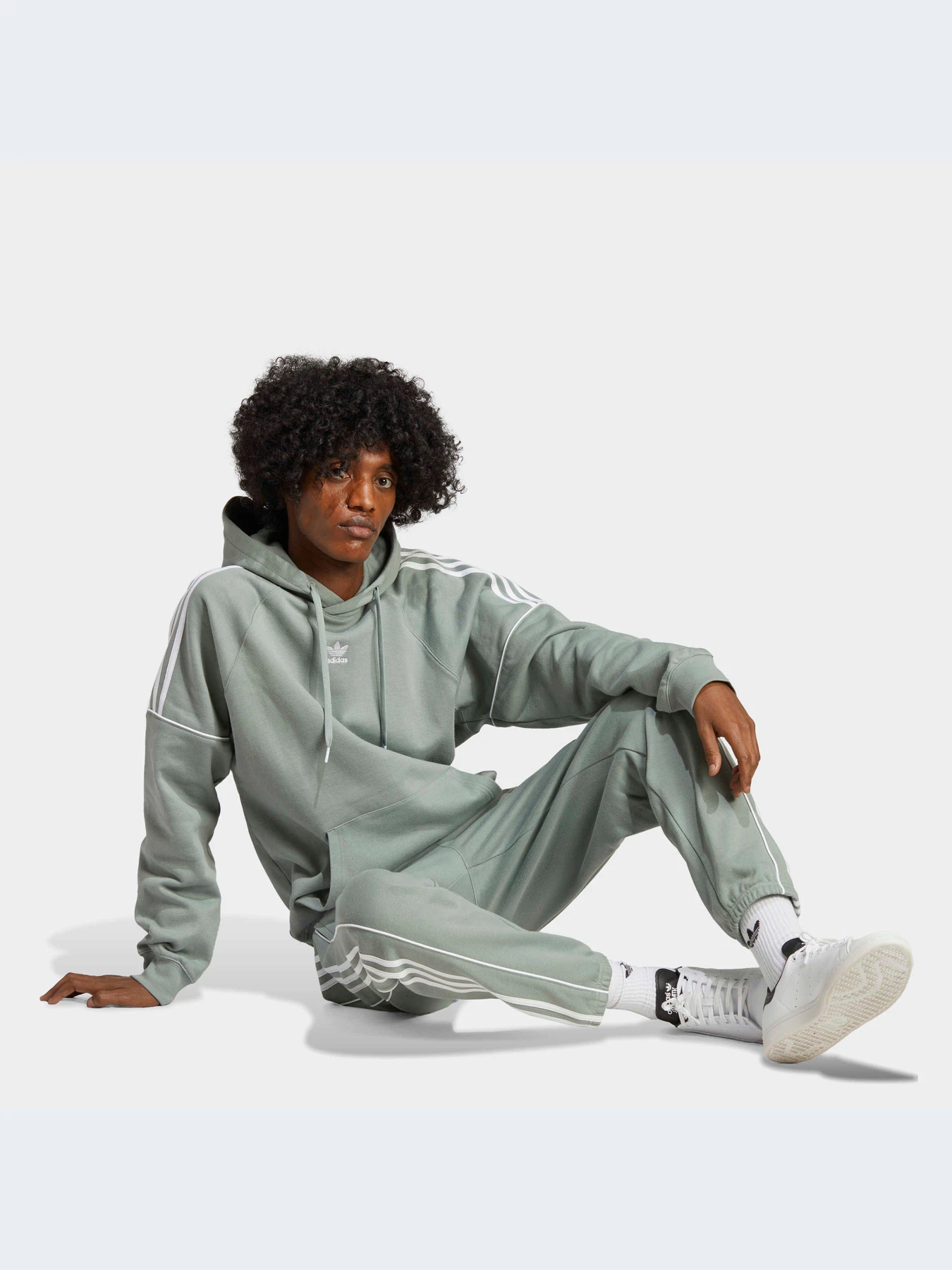 Худи и свитшоты Adidas модель IB8688-KZ Худи и свитшоты Adidas модель IB8688-KZ Фото