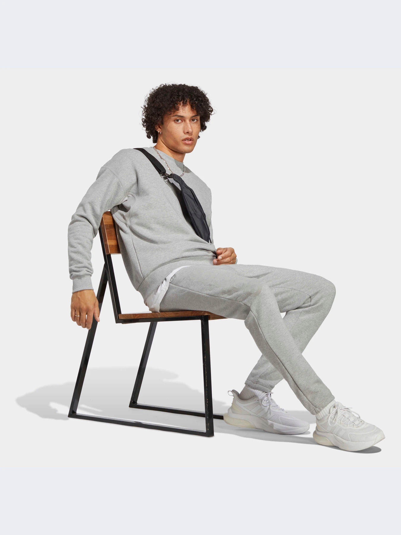 Брюки Adidas модель IA9369-KZ Брюки Adidas модель IA9369-KZ Фото