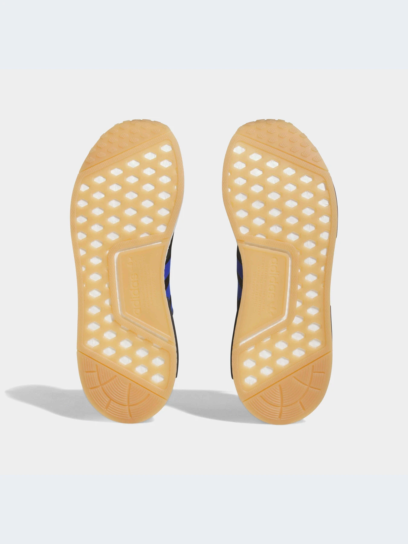 Кроссовки Adidas NMD модель IE4694-KZ Кроссовки Adidas NMD модель IE4694-KZ Фото
