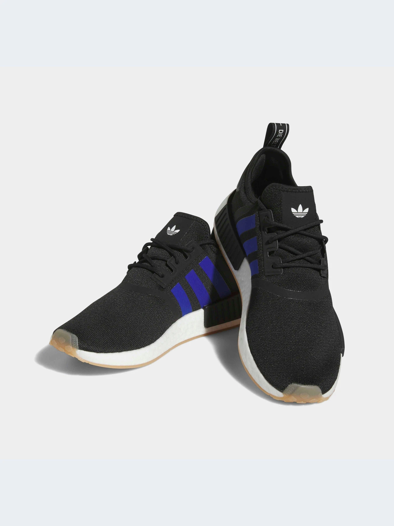 Кроссовки Adidas NMD модель IE4694-KZ Кроссовки Adidas NMD модель IE4694-KZ Фото