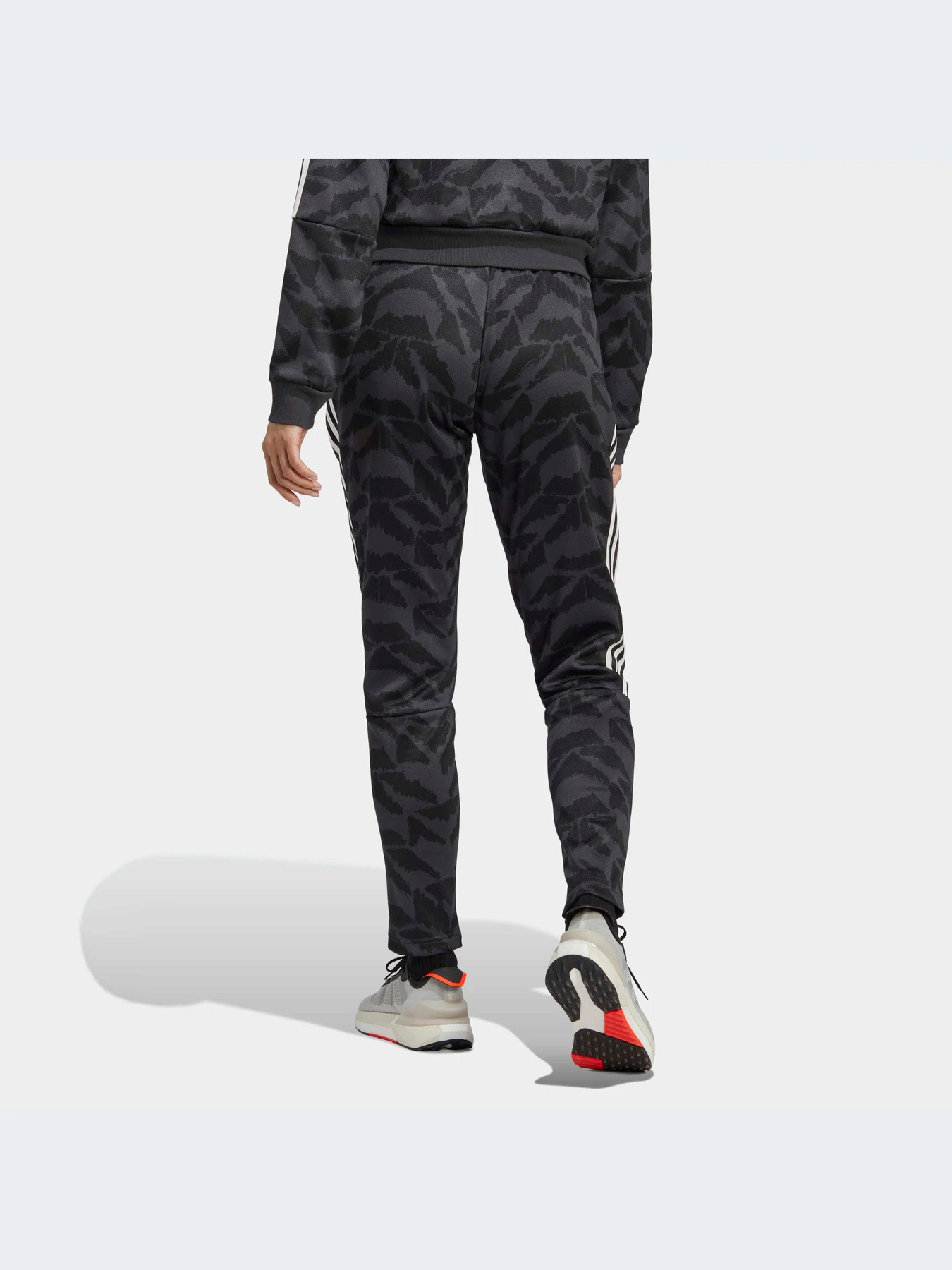 Брюки Adidas модель IC6655-KZ Брюки Adidas модель IC6655-KZ Фото
