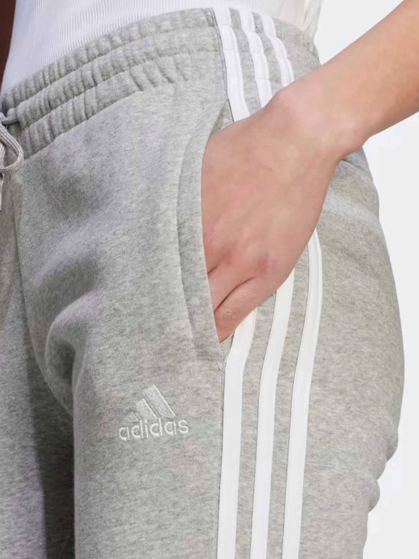 Брюки Adidas модель IL3282 Брюки Adidas модель IL3282 Фото