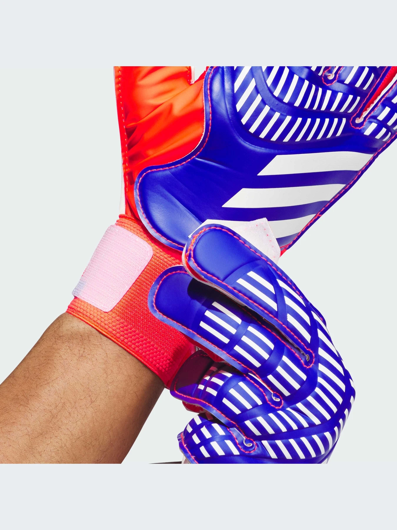 Перчатки для спорта Adidas Predator модель IX3870-KZ Перчатки для спорта Adidas Predator модель IX3870-KZ Фото