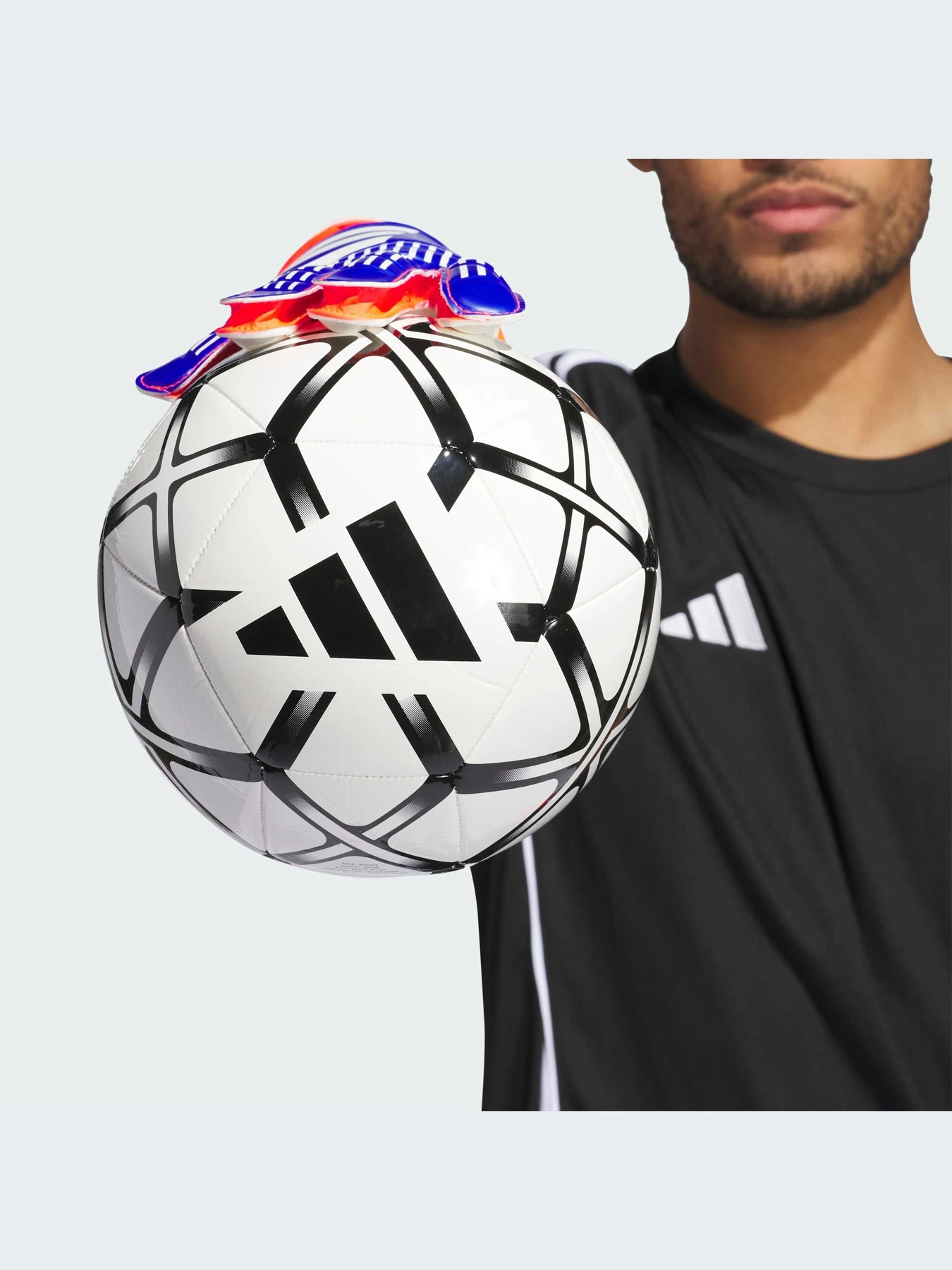 Перчатки для спорта Adidas Predator модель IX3870-KZ Перчатки для спорта Adidas Predator модель IX3870-KZ Фото