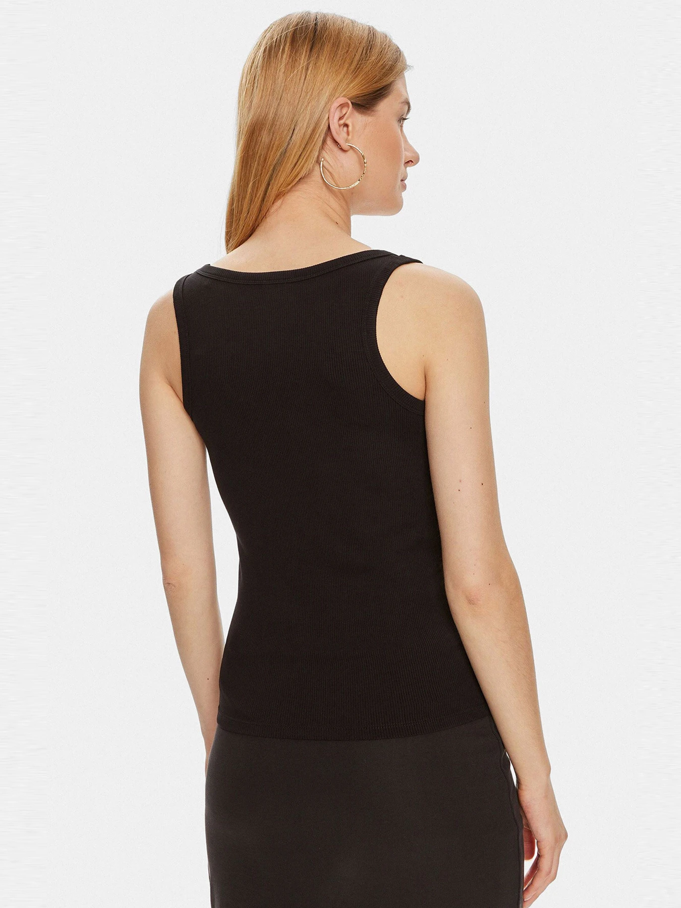 Футболки и поло GUESS модель V4YP06-K8RT2-JBLK Футболки и поло GUESS модель V4YP06-K8RT2-JBLK Фото