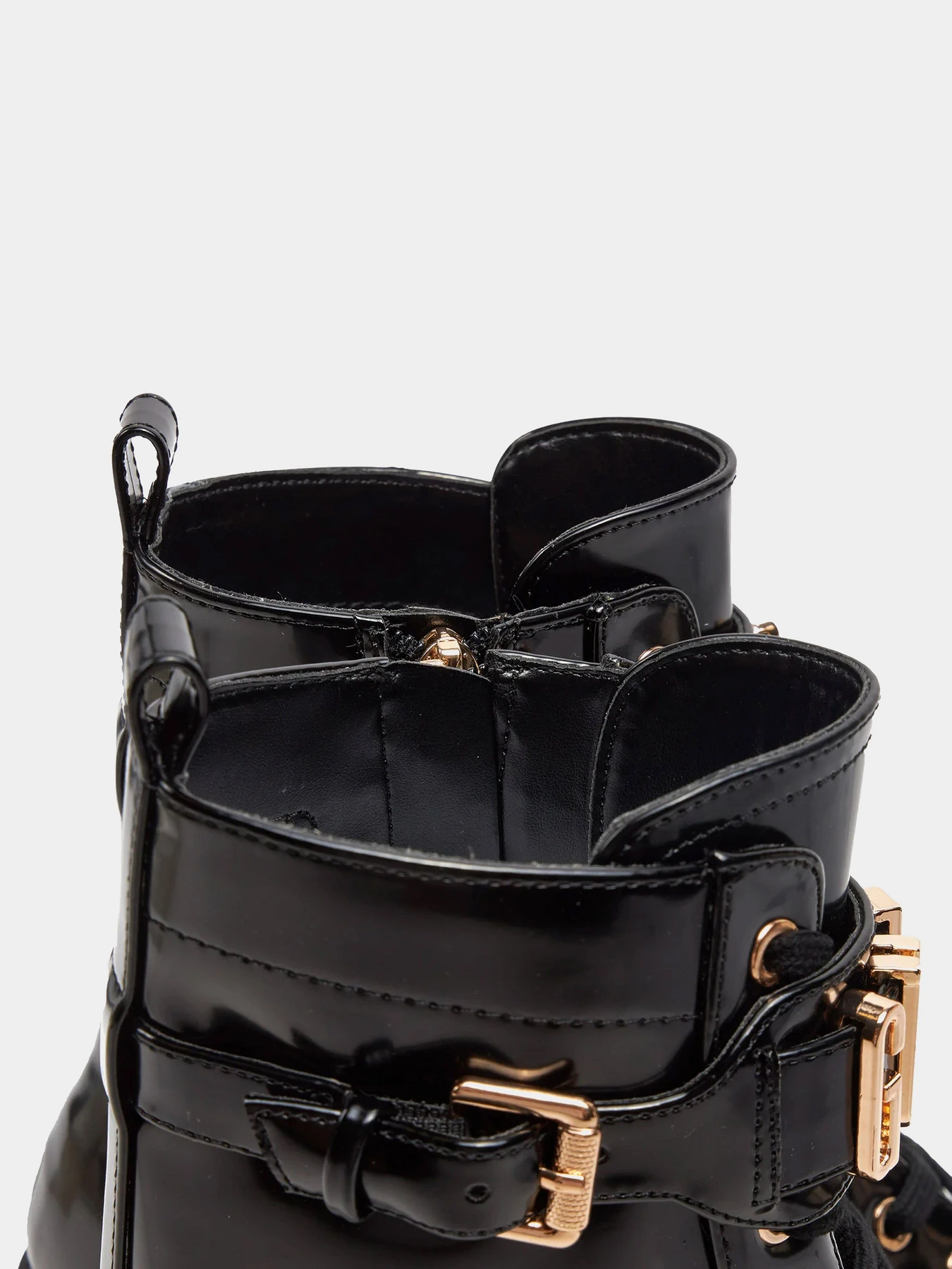 Ботинки и сапоги GUESS модель FLTSOM-PAT10-BLACK Ботинки и сапоги GUESS модель FLTSOM-PAT10-BLACK Фото