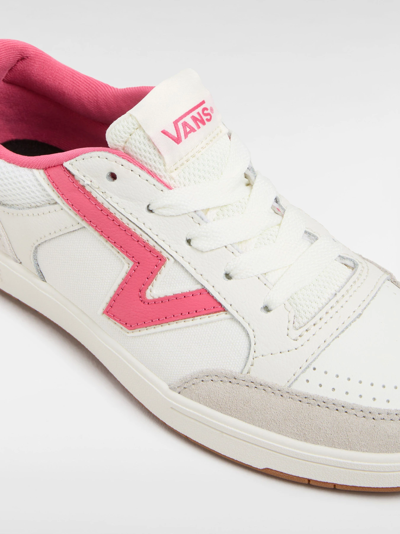 Кроссовки Vans модель VN000D30PNK1 Кроссовки Vans модель VN000D30PNK1 Фото