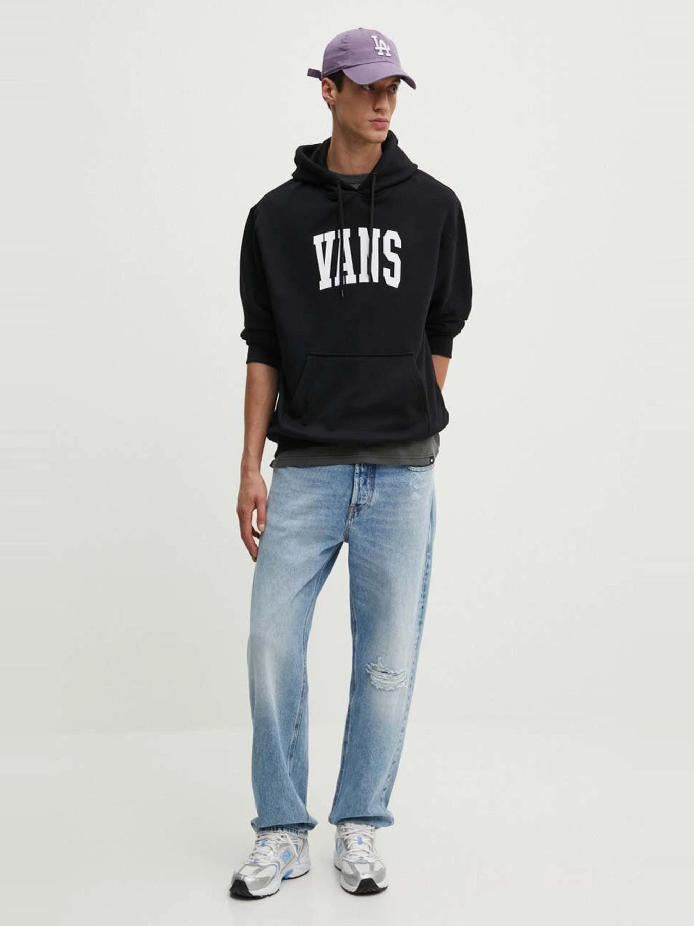 Худи и свитшоты Vans модель VN000HNWBLK1 Худи и свитшоты Vans модель VN000HNWBLK1 Фото