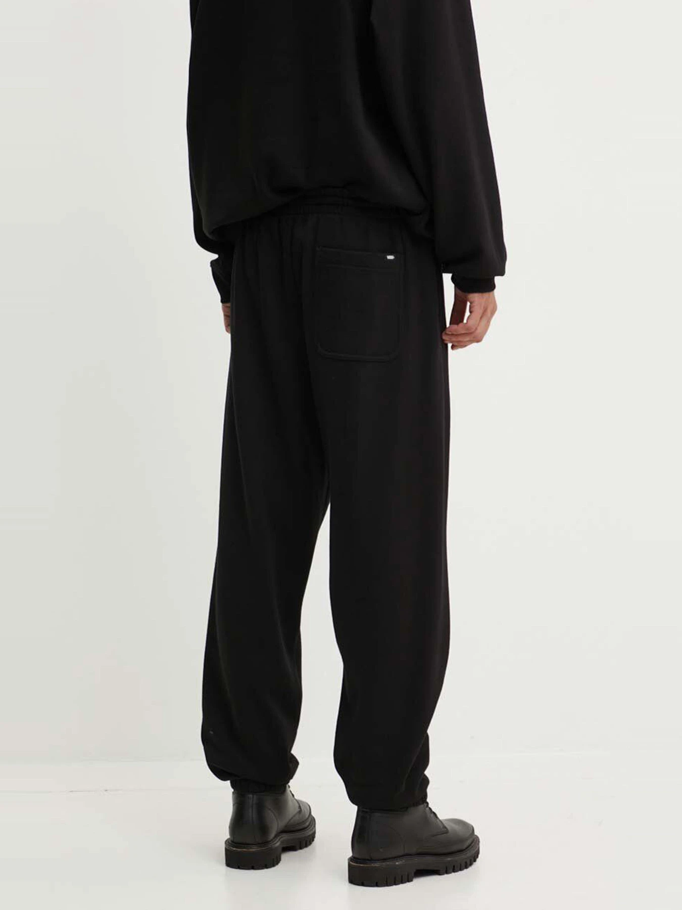 Брюки Vans модель VN000HQ2BLK1 Брюки Vans модель VN000HQ2BLK1 Фото