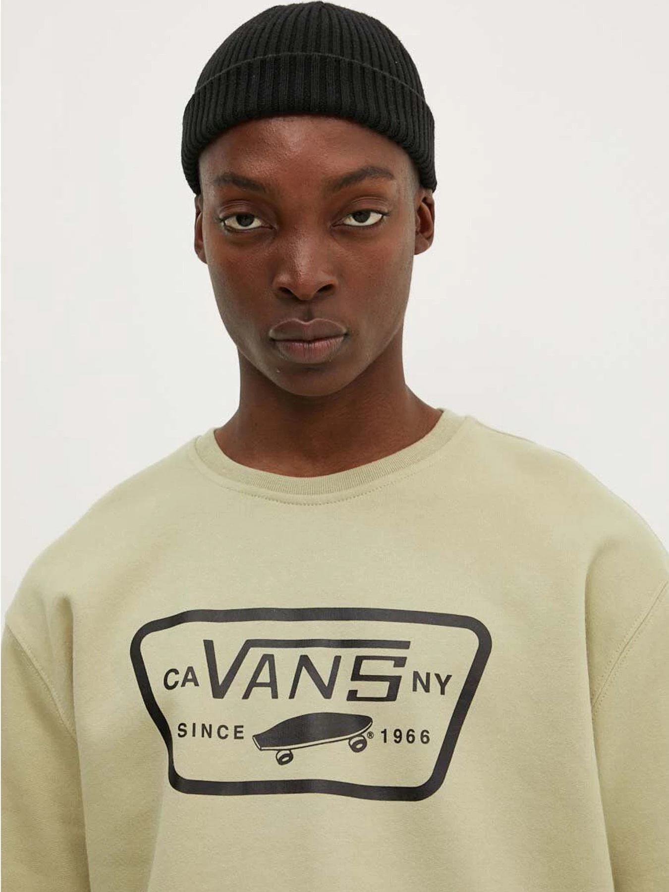 Худи и свитшоты Vans модель VN000JSHD3Z1 Худи и свитшоты Vans модель VN000JSHD3Z1 Фото