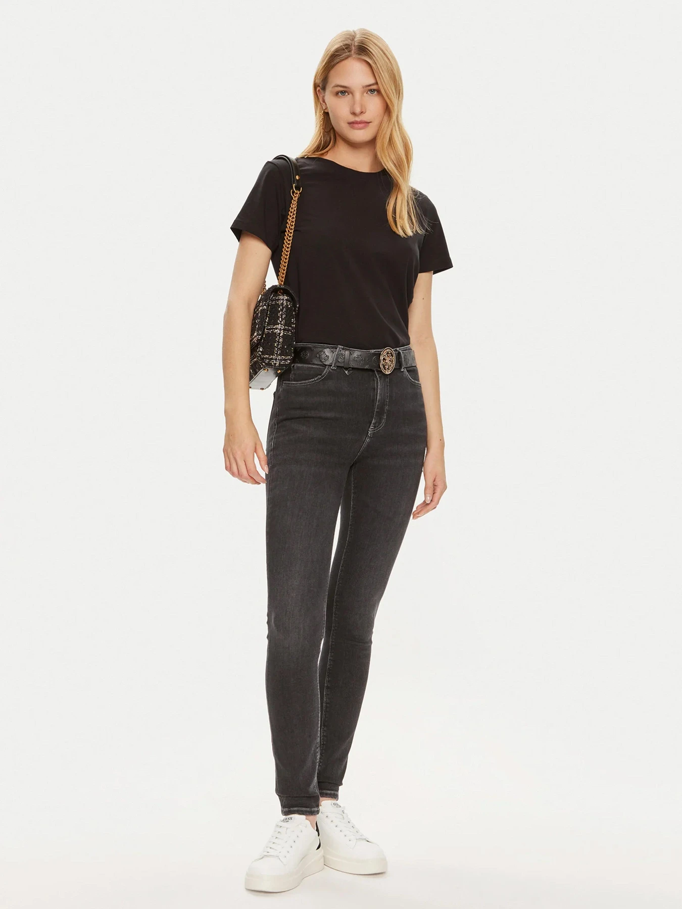 Футболки и поло GUESS модель V4YI09-J1314-JBLK Футболки и поло GUESS модель V4YI09-J1314-JBLK Фото