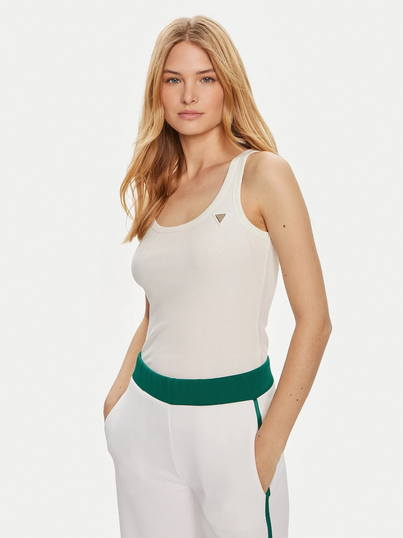 Футболки и поло GUESS модель V4YP06-K8RT2-G042 Футболки и поло GUESS модель V4YP06-K8RT2-G042 Фото