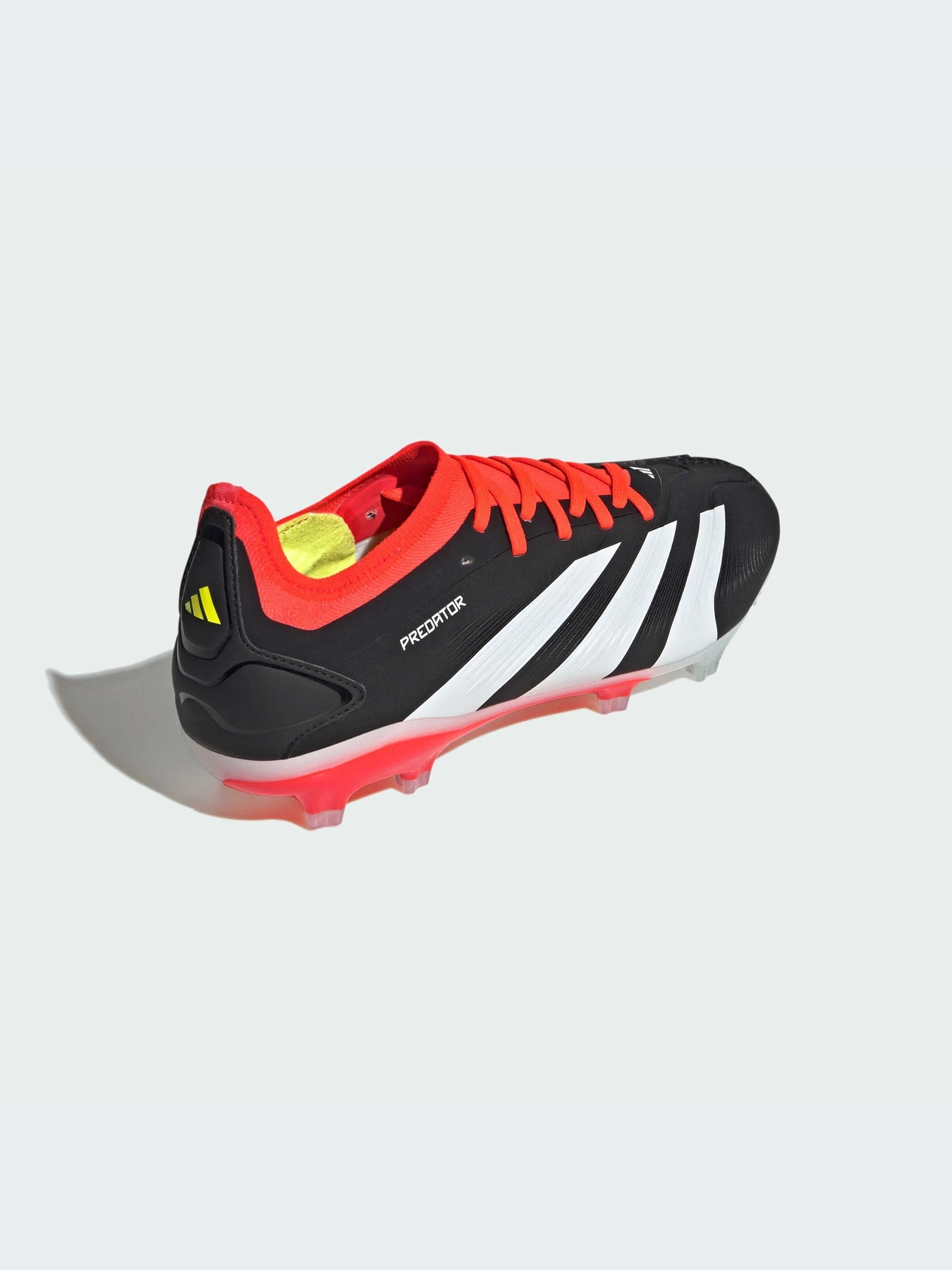 Кроссовки Adidas Predator модель IG7777-KZ Кроссовки Adidas Predator модель IG7777-KZ Фото