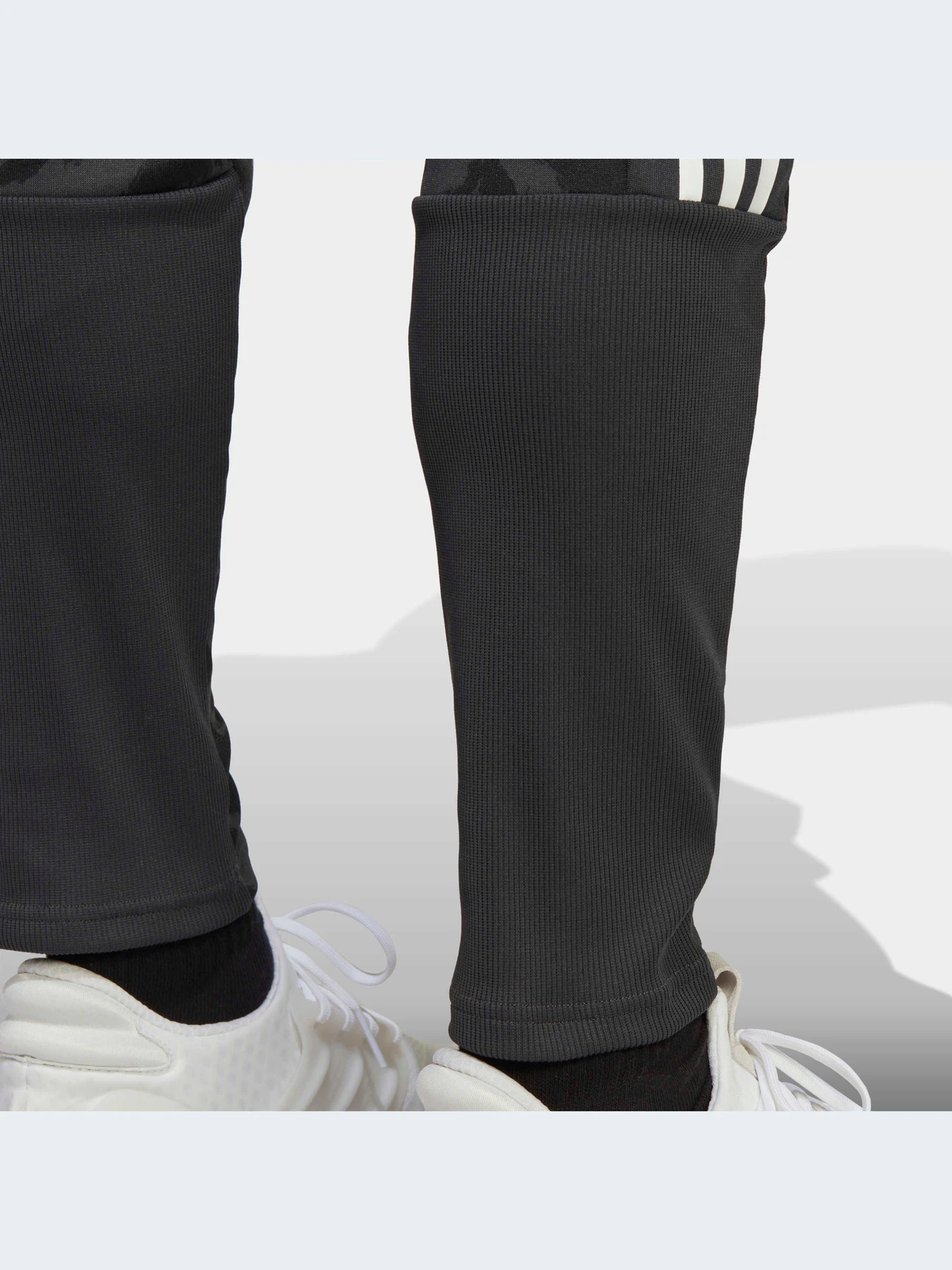 Брюки Adidas модель IB8383-KZ Брюки Adidas модель IB8383-KZ Фото