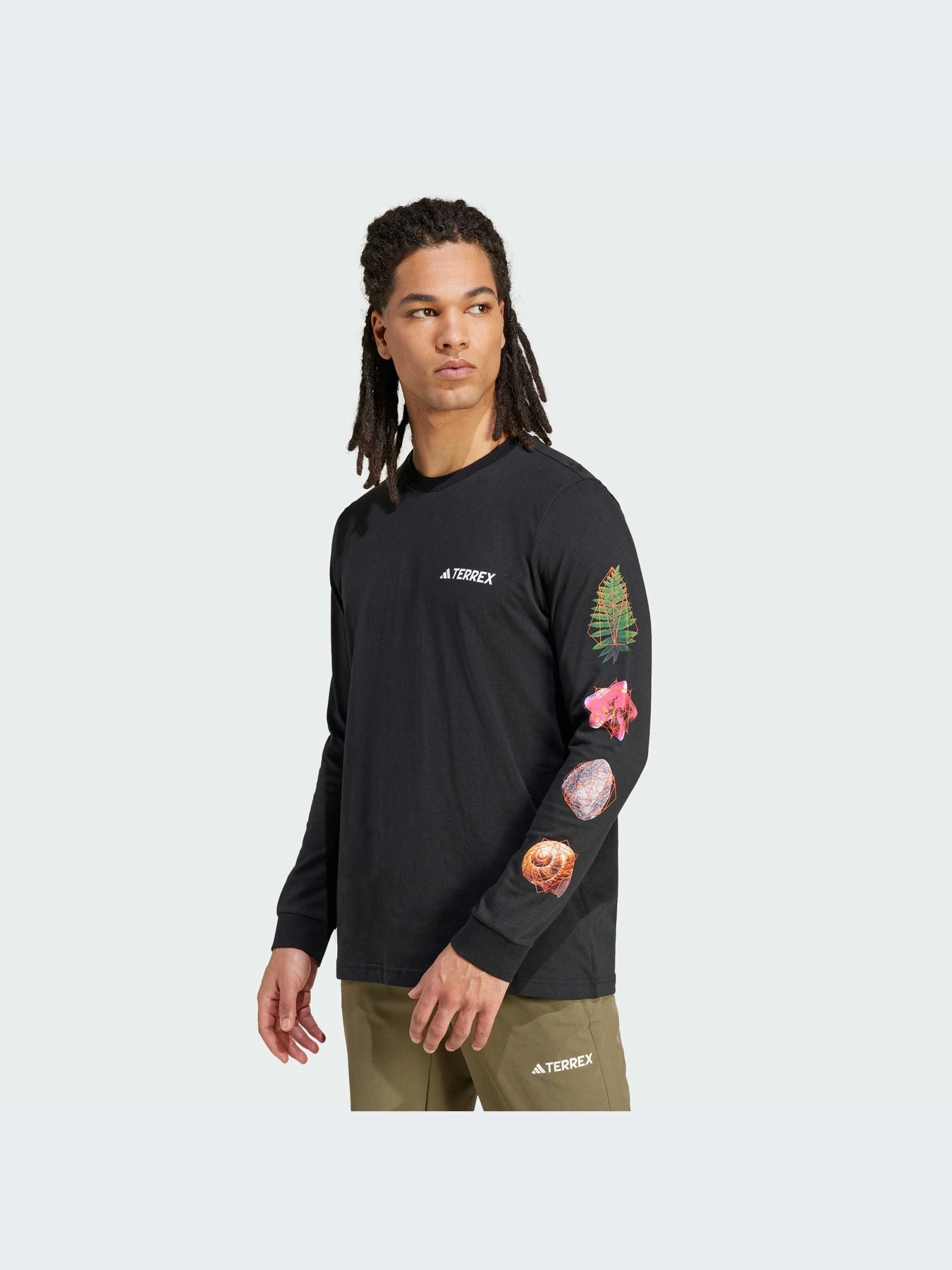 Худи и свитшоты Adidas Graphics модель IZ0464-KZ Худи и свитшоты Adidas Graphics модель IZ0464-KZ Фото