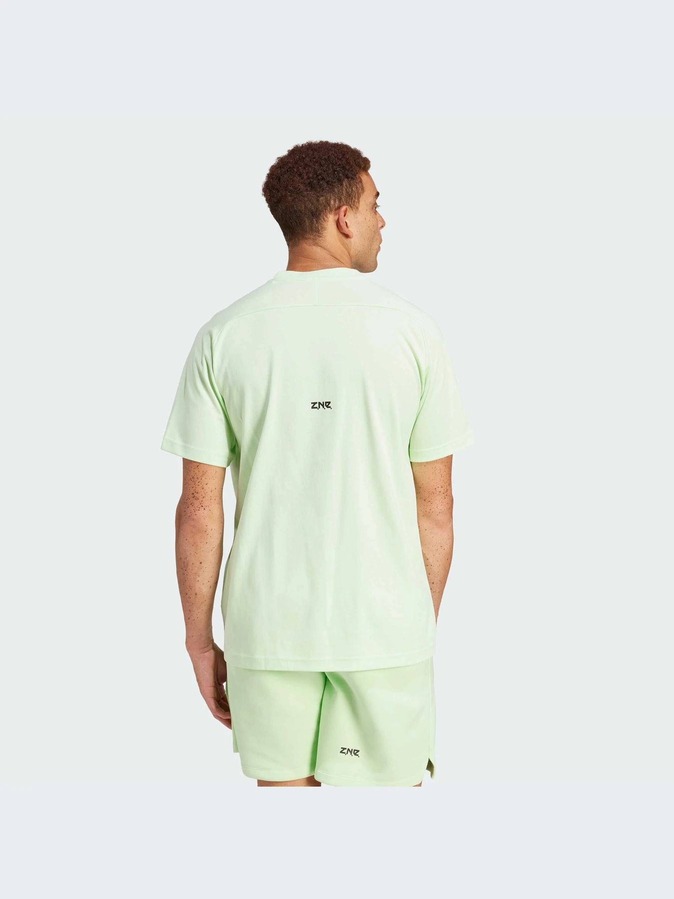Футболки и поло Adidas ZNE модель IR5227-KZ Футболки и поло Adidas ZNE модель IR5227-KZ Фото