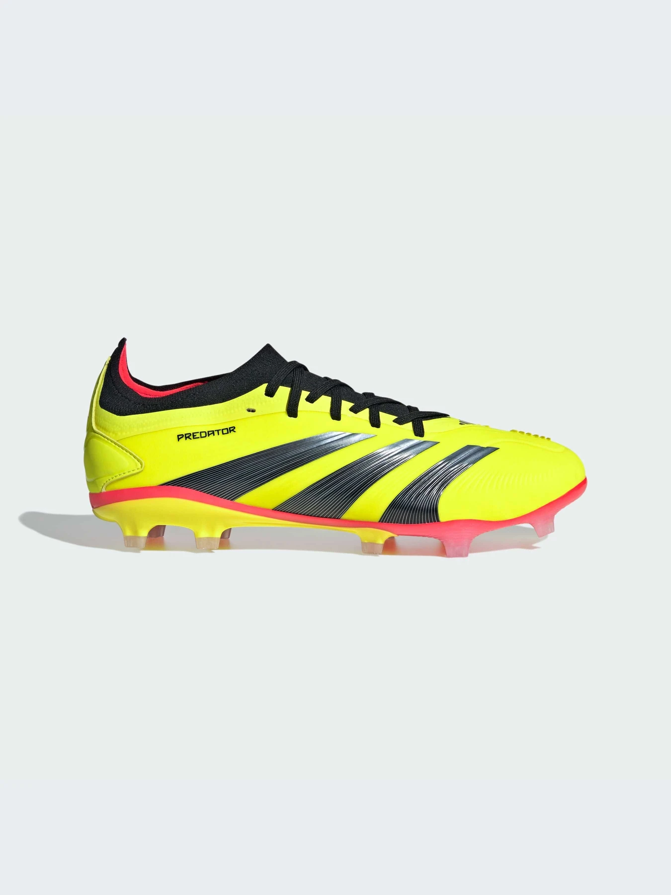 Кроссовки Adidas Predator модель IG7776-KZ Кроссовки Adidas Predator модель IG7776-KZ Фото