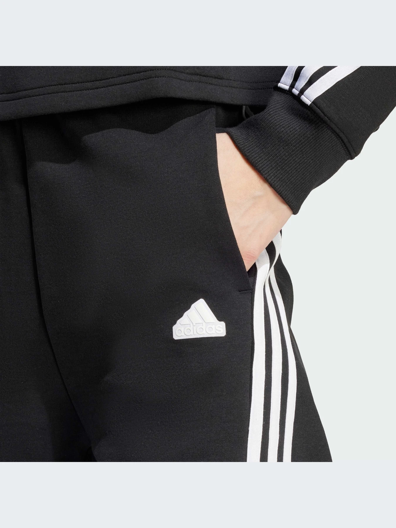 Шорты Adidas модель IP1543-KZ Шорты Adidas модель IP1543-KZ Фото
