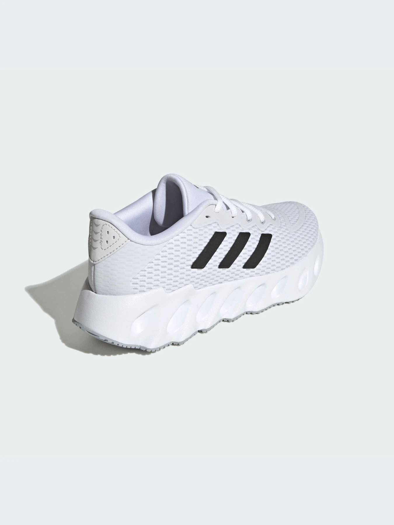 Кроссовки Adidas модель IF5732-KZ Кроссовки Adidas модель IF5732-KZ Фото
