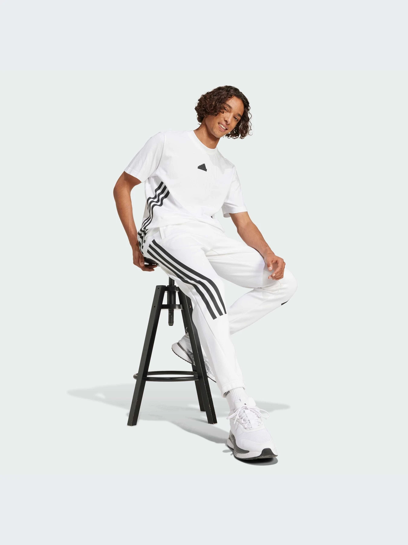 Футболки и поло Adidas Icons модель JJ4159-KZ Футболки и поло Adidas Icons модель JJ4159-KZ Фото