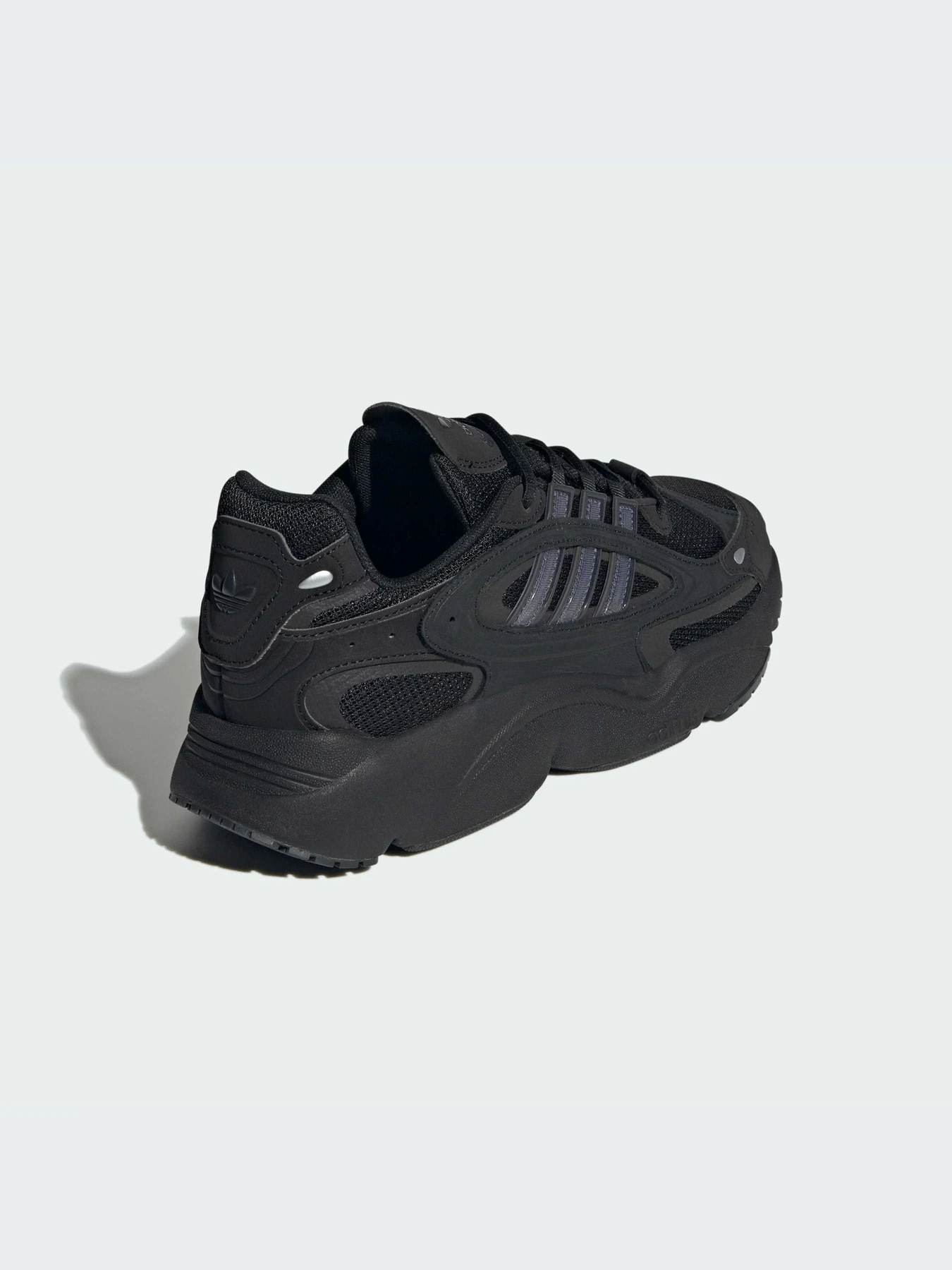 Кроссовки Adidas Ozweego модель IF9601-KZ Кроссовки Adidas Ozweego модель IF9601-KZ Фото