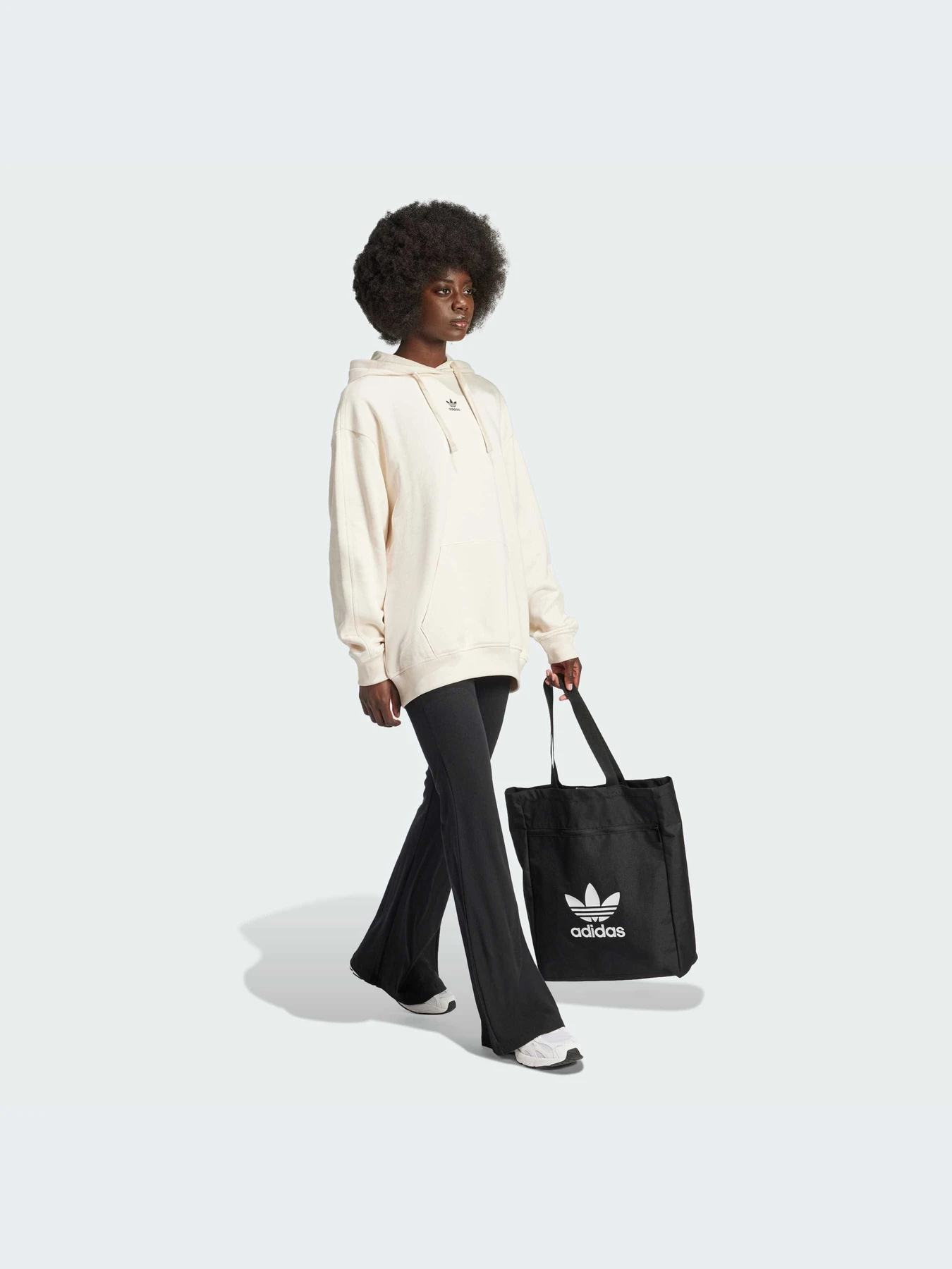 Худи и свитшоты Adidas модель IY9614-KZ Худи и свитшоты Adidas модель IY9614-KZ Фото