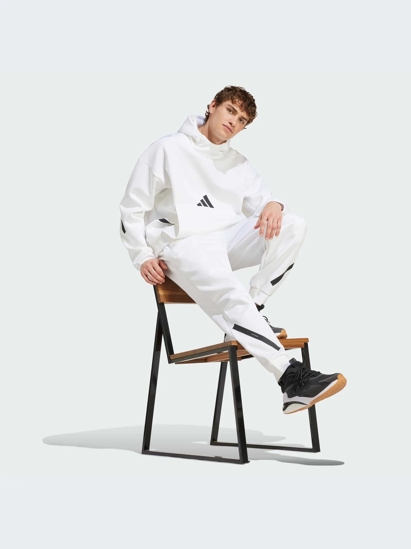 Брюки Adidas ZNE модель JF2449-KZ Брюки Adidas ZNE модель JF2449-KZ Фото