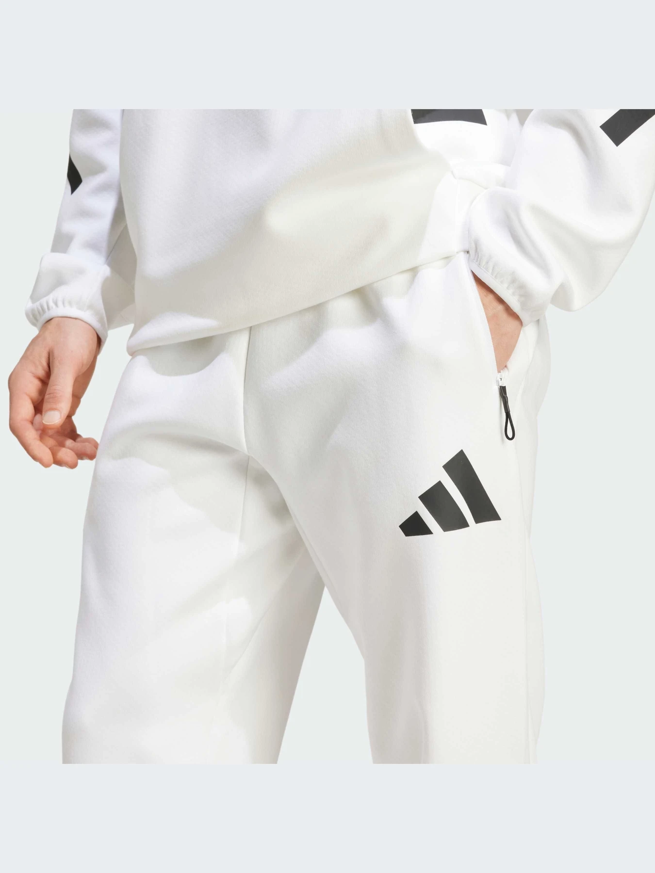 Брюки Adidas ZNE модель JF2449-KZ Брюки Adidas ZNE модель JF2449-KZ Фото