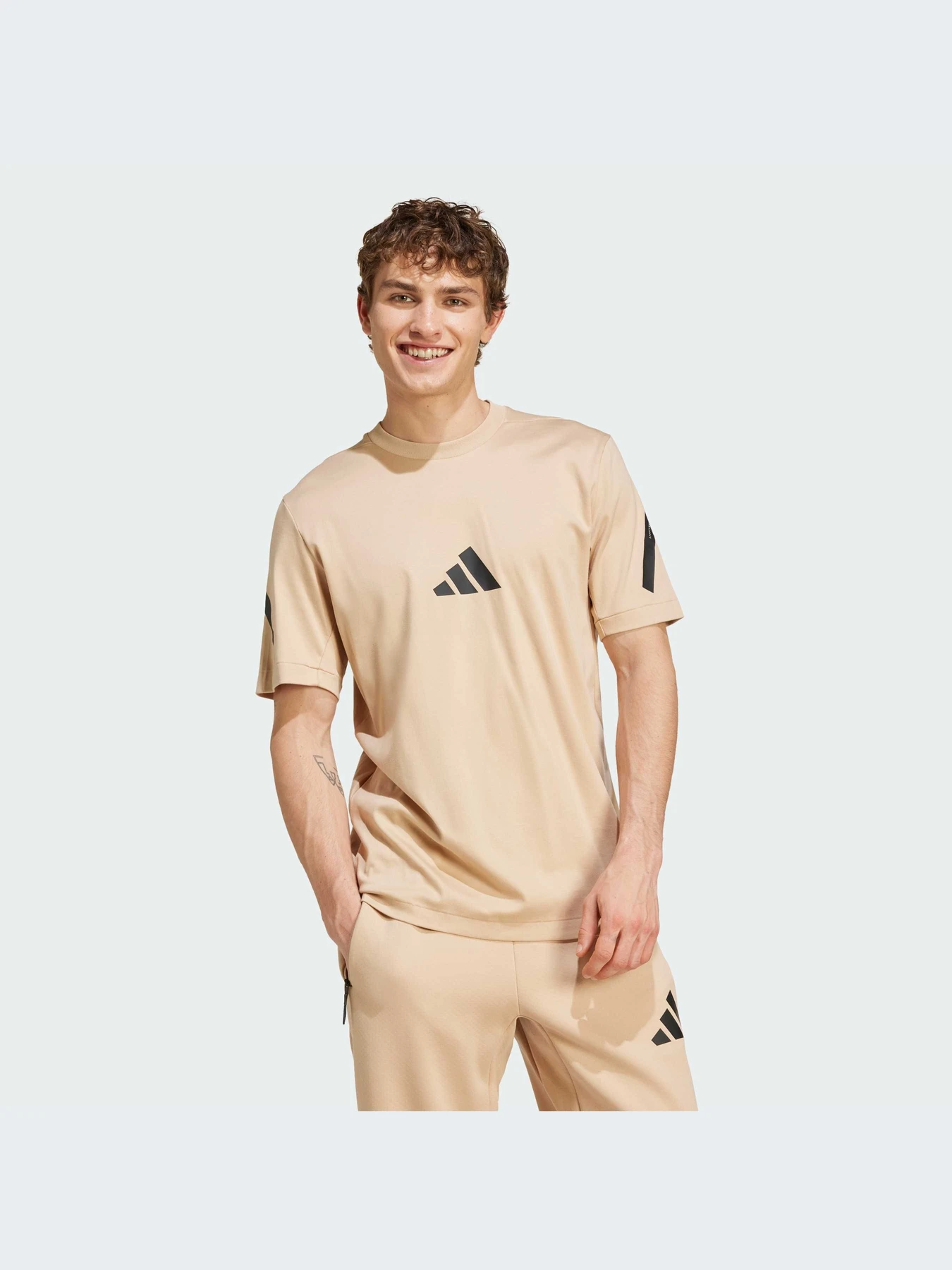 Футболки и поло Adidas ZNE модель JF2453-KZ Футболки и поло Adidas ZNE модель JF2453-KZ Фото