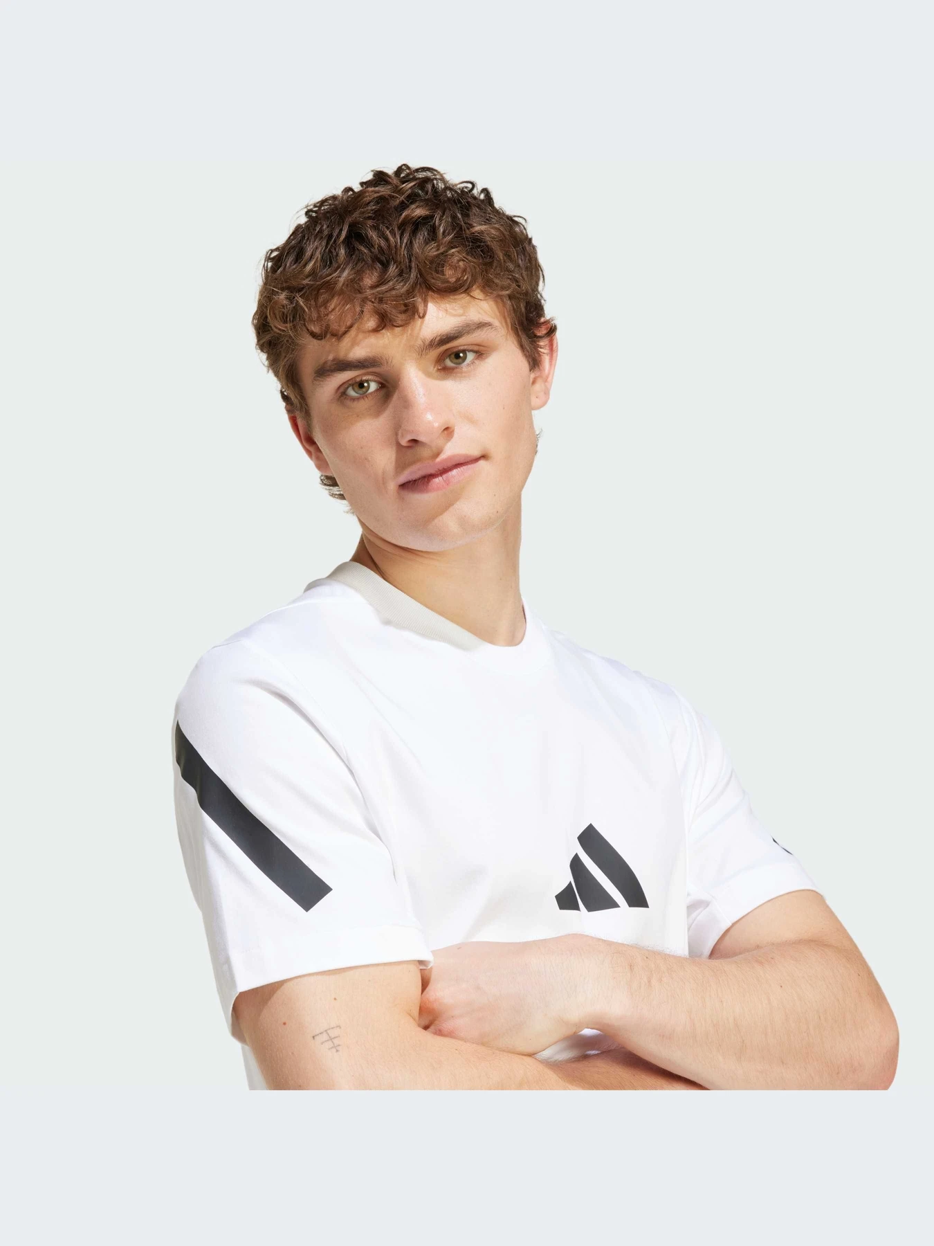 Футболки и поло Adidas ZNE модель JE3078-KZ Футболки и поло Adidas ZNE модель JE3078-KZ Фото