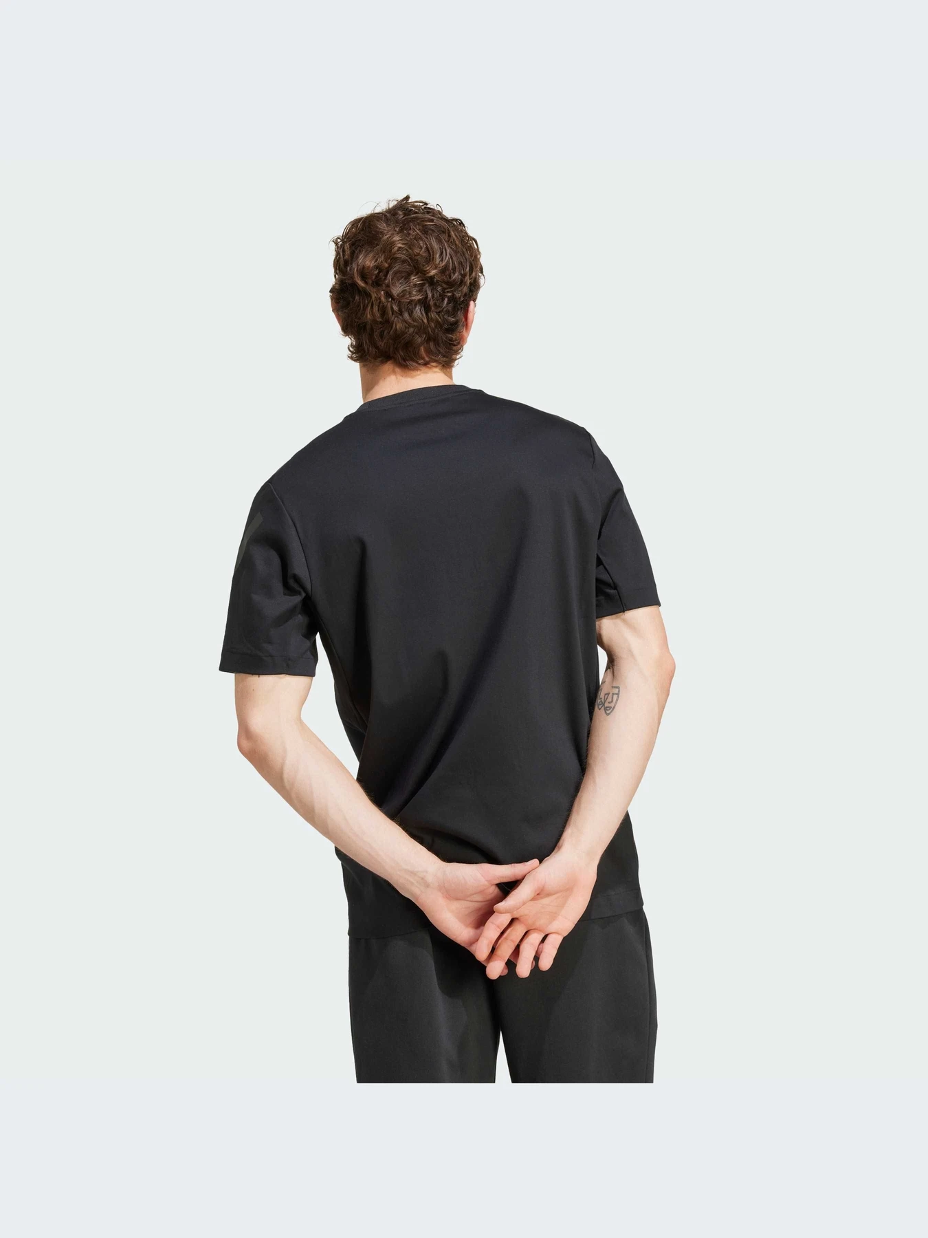 Футболки и поло Adidas ZNE модель JE3069-KZ Футболки и поло Adidas ZNE модель JE3069-KZ Фото