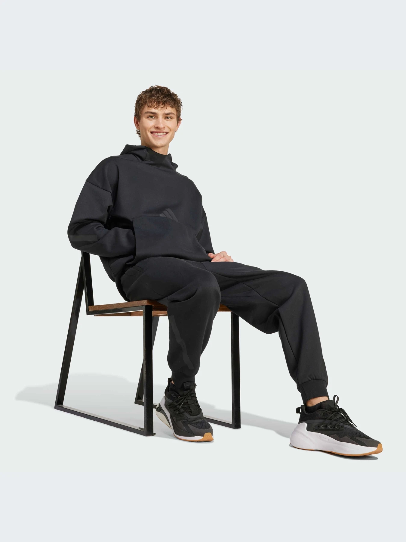 Брюки Adidas ZNE модель JD9599-KZ Брюки Adidas ZNE модель JD9599-KZ Фото